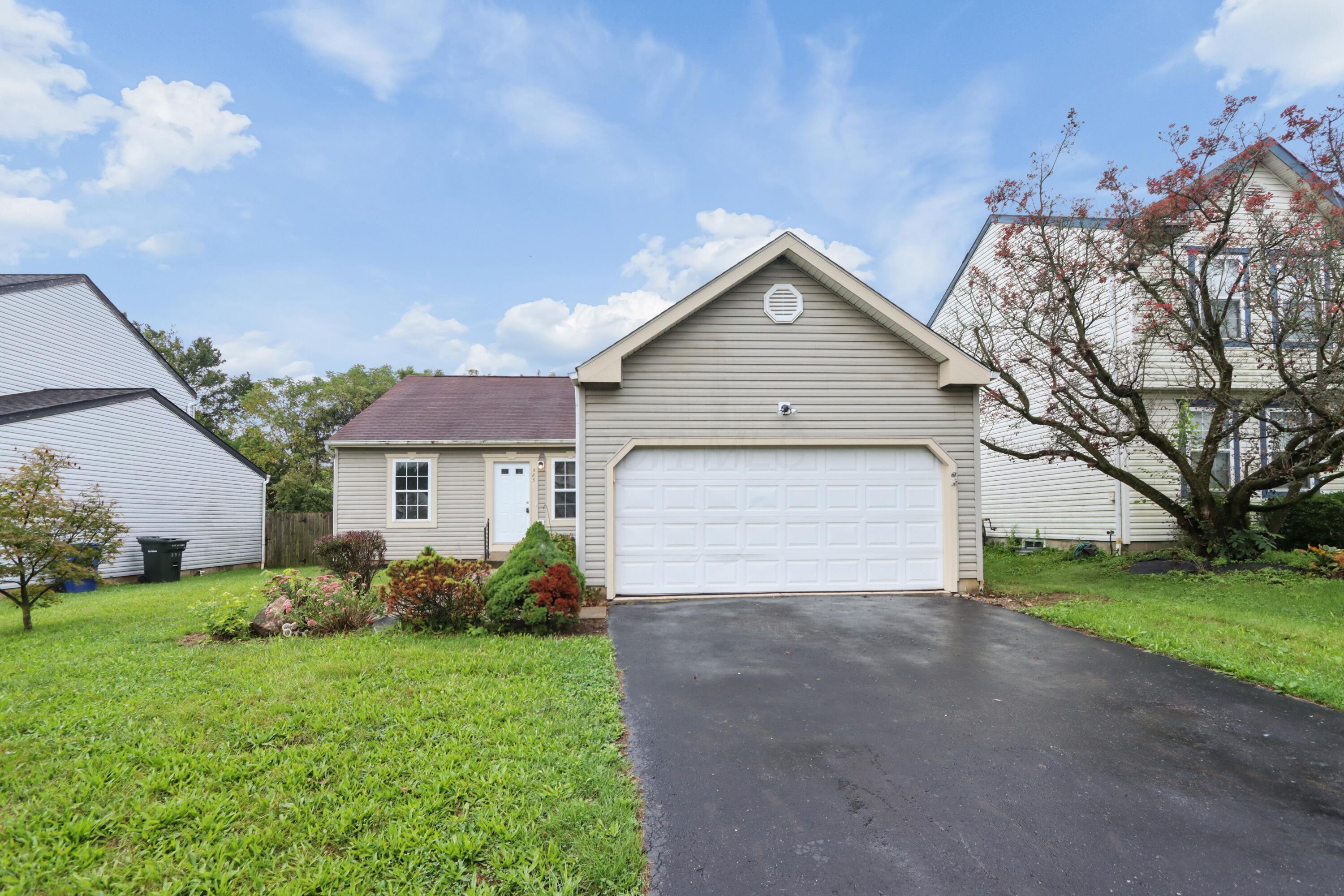 385 Oak Village Drive — photo