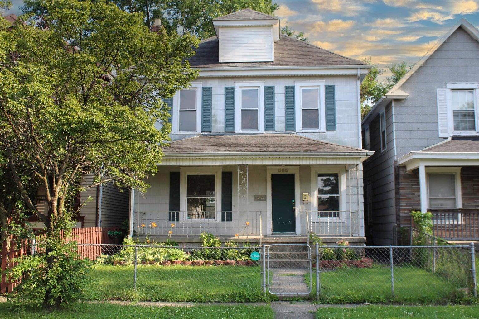 565 E Gates Street — photo