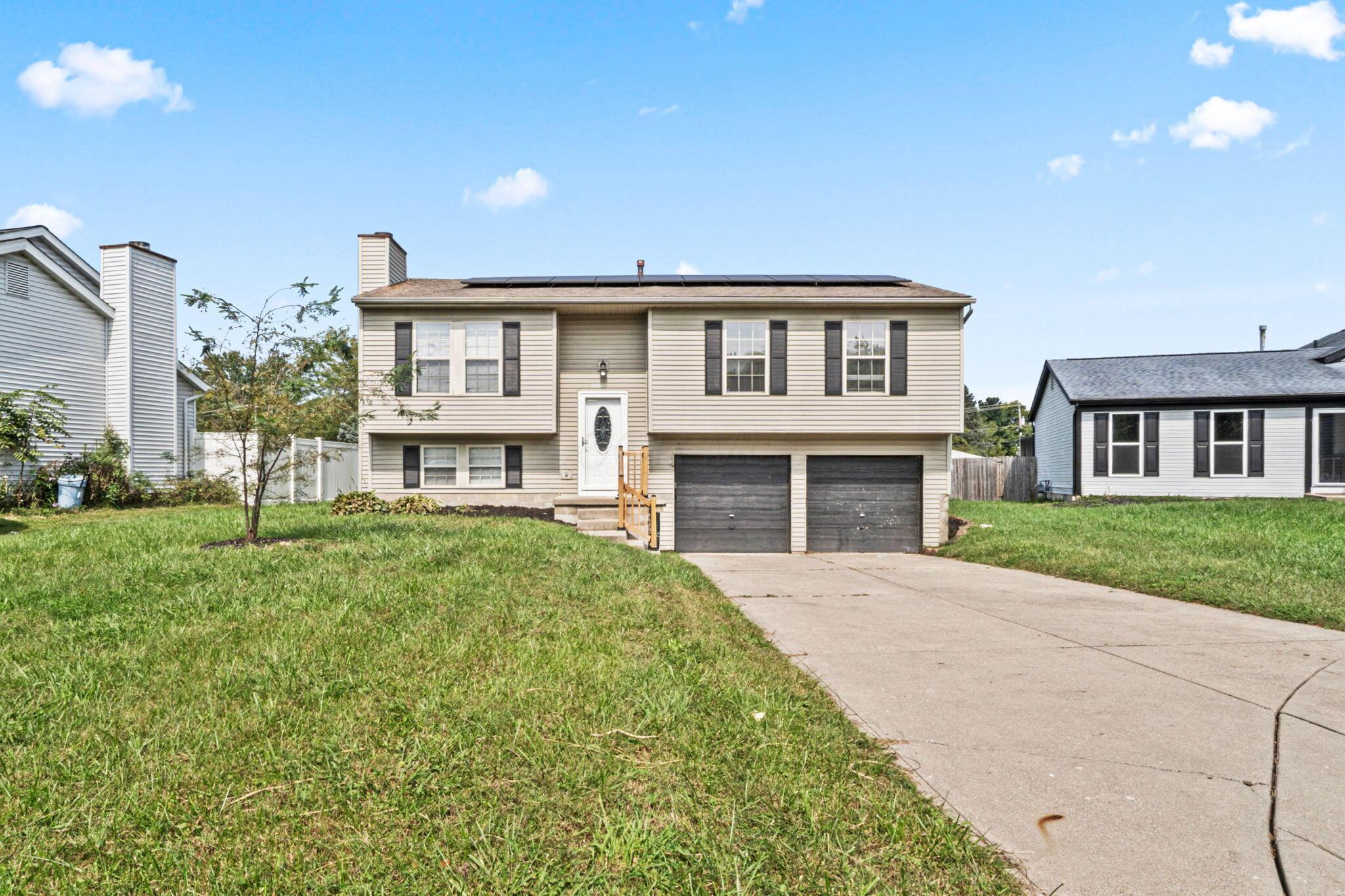 3542 Woody Way — photo