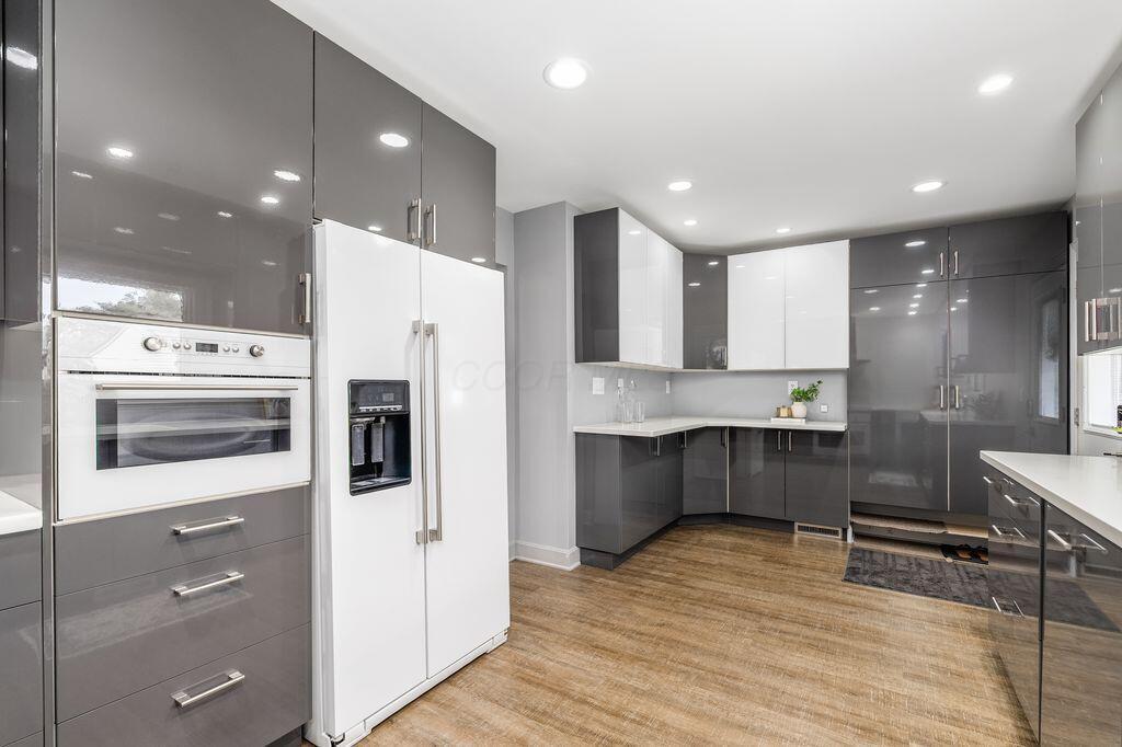122 W North Broadway Street — photo
