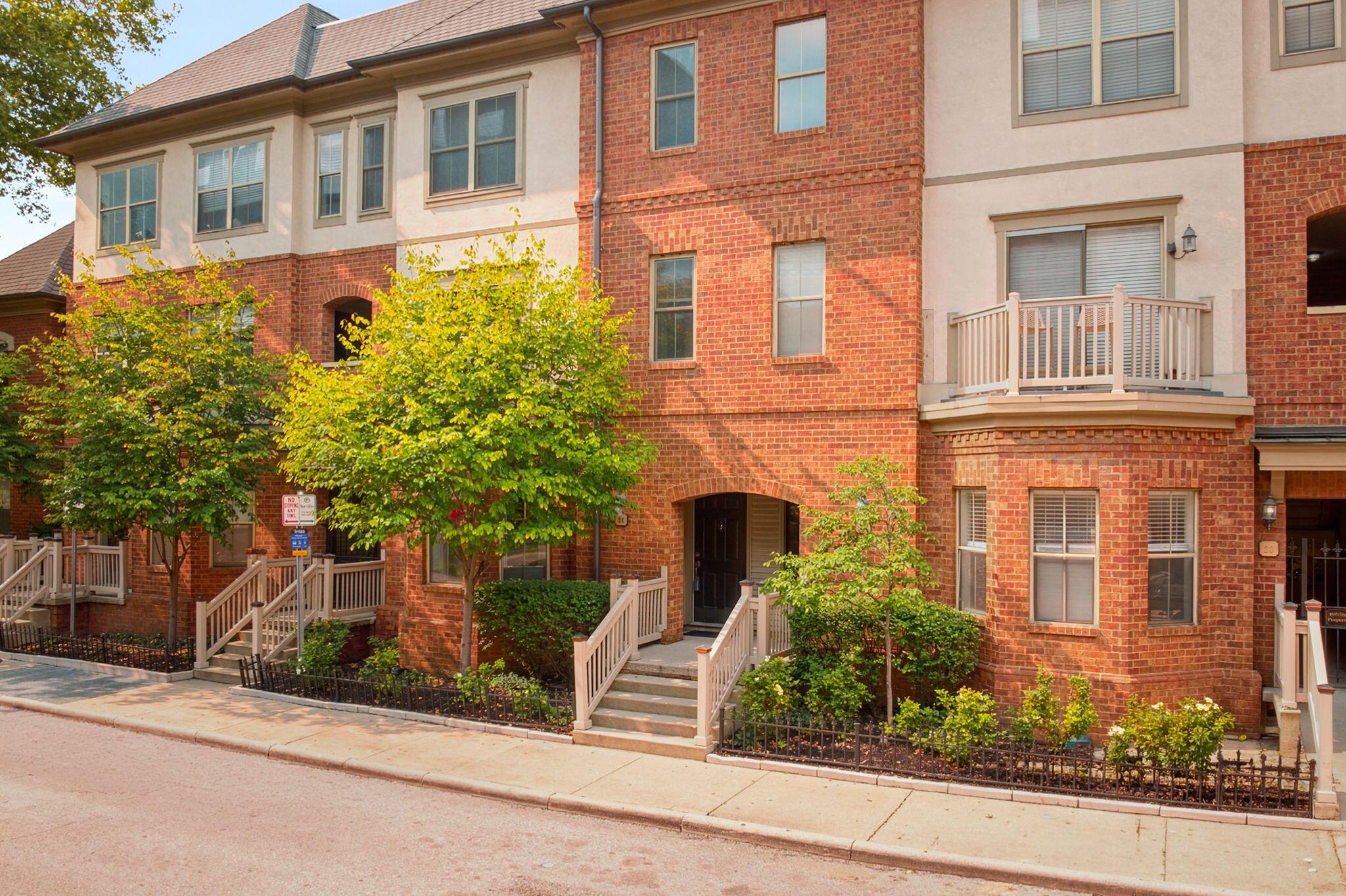 24 W Russell Street — photo