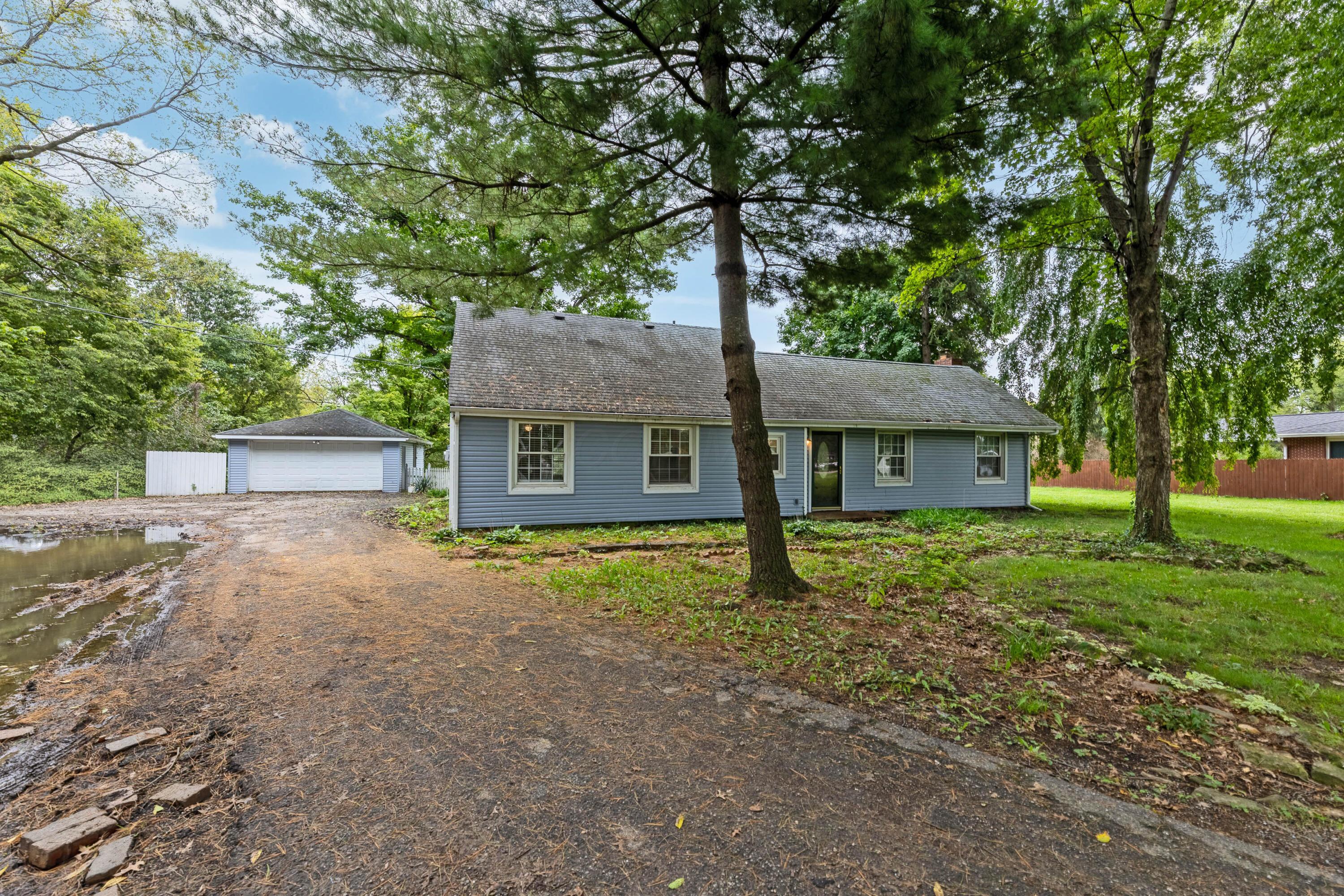 312 James Road — photo