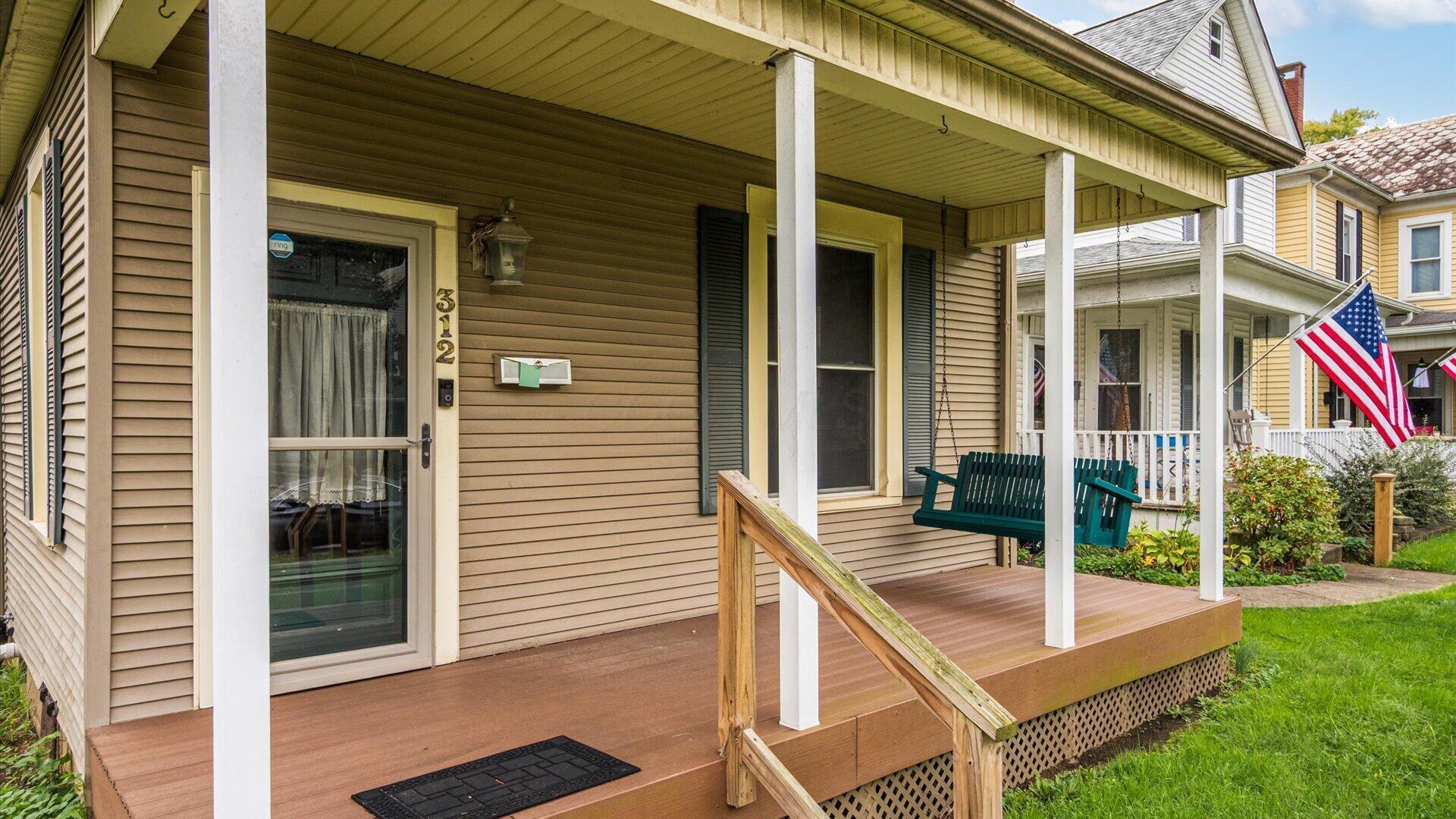 312 E 6th Avenue, Lancaster, OH 43130 — photo 2