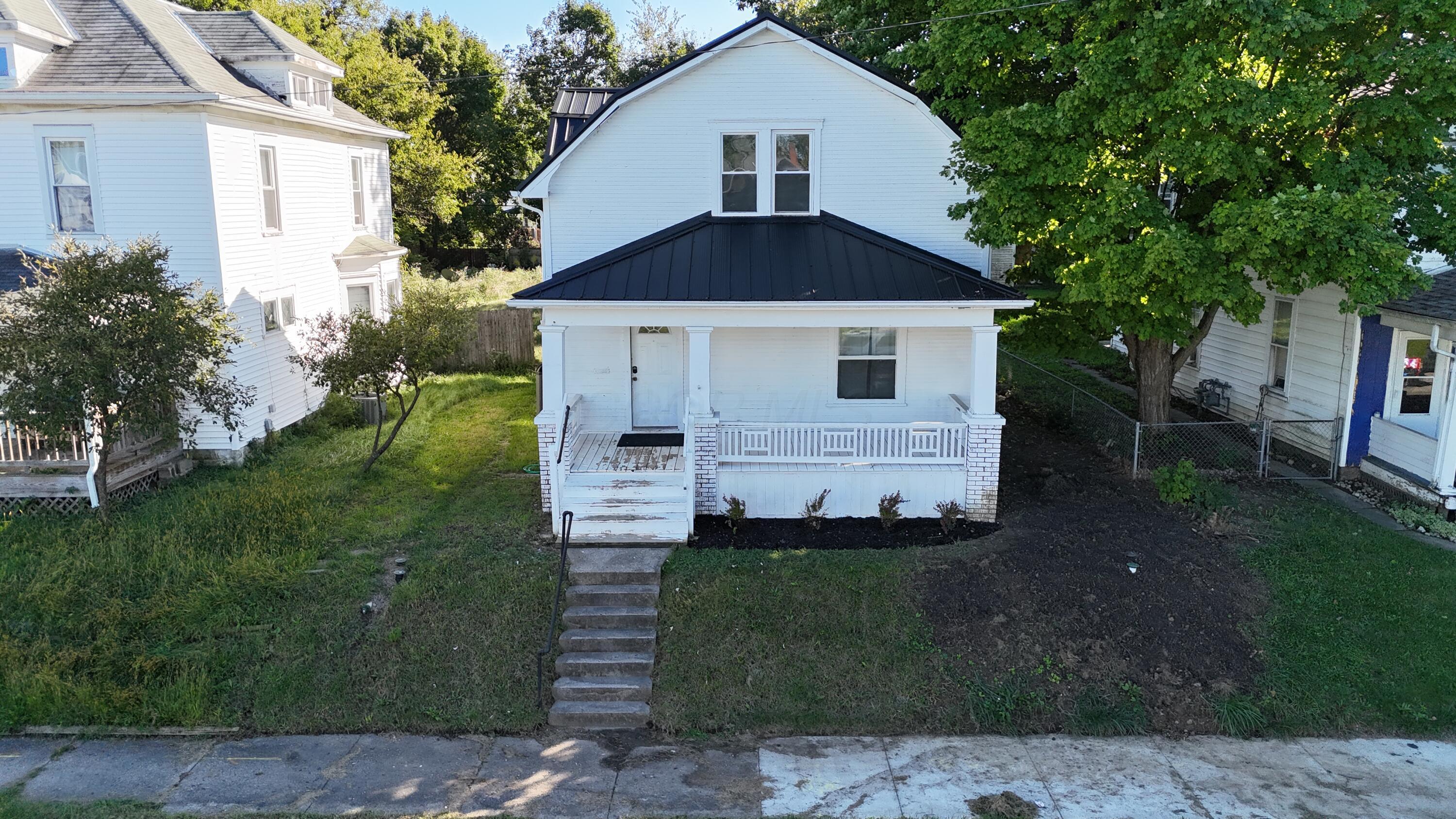 1585 Mound Street — photo