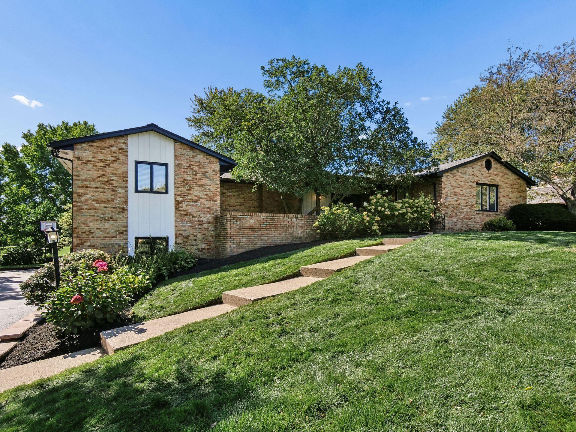 8039 Golfview Court — photo