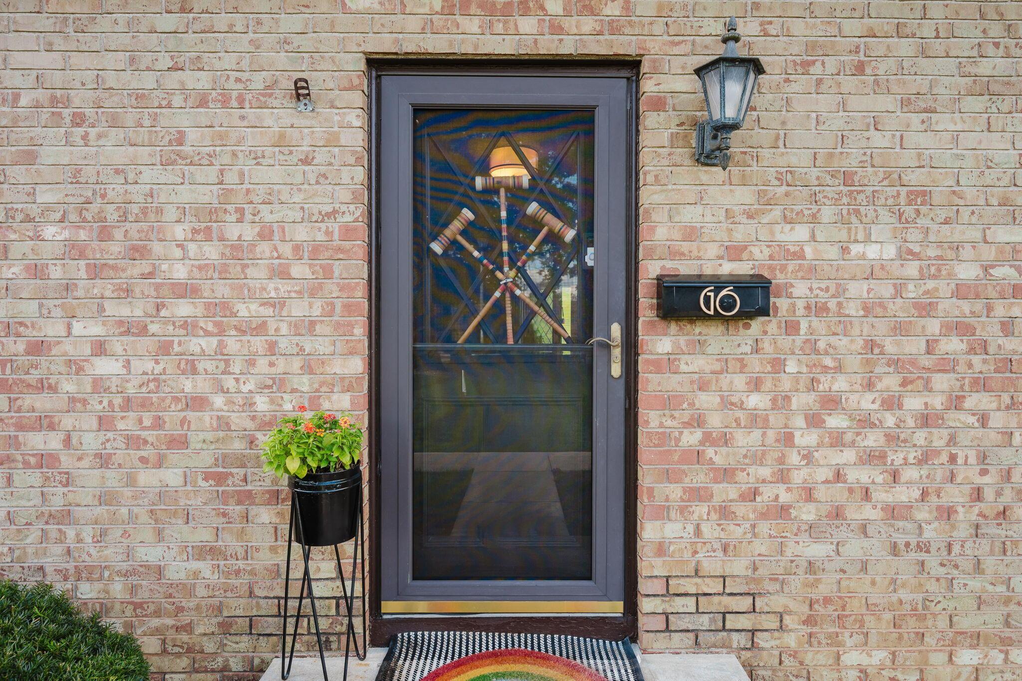 625 Country Club, G6 — photo