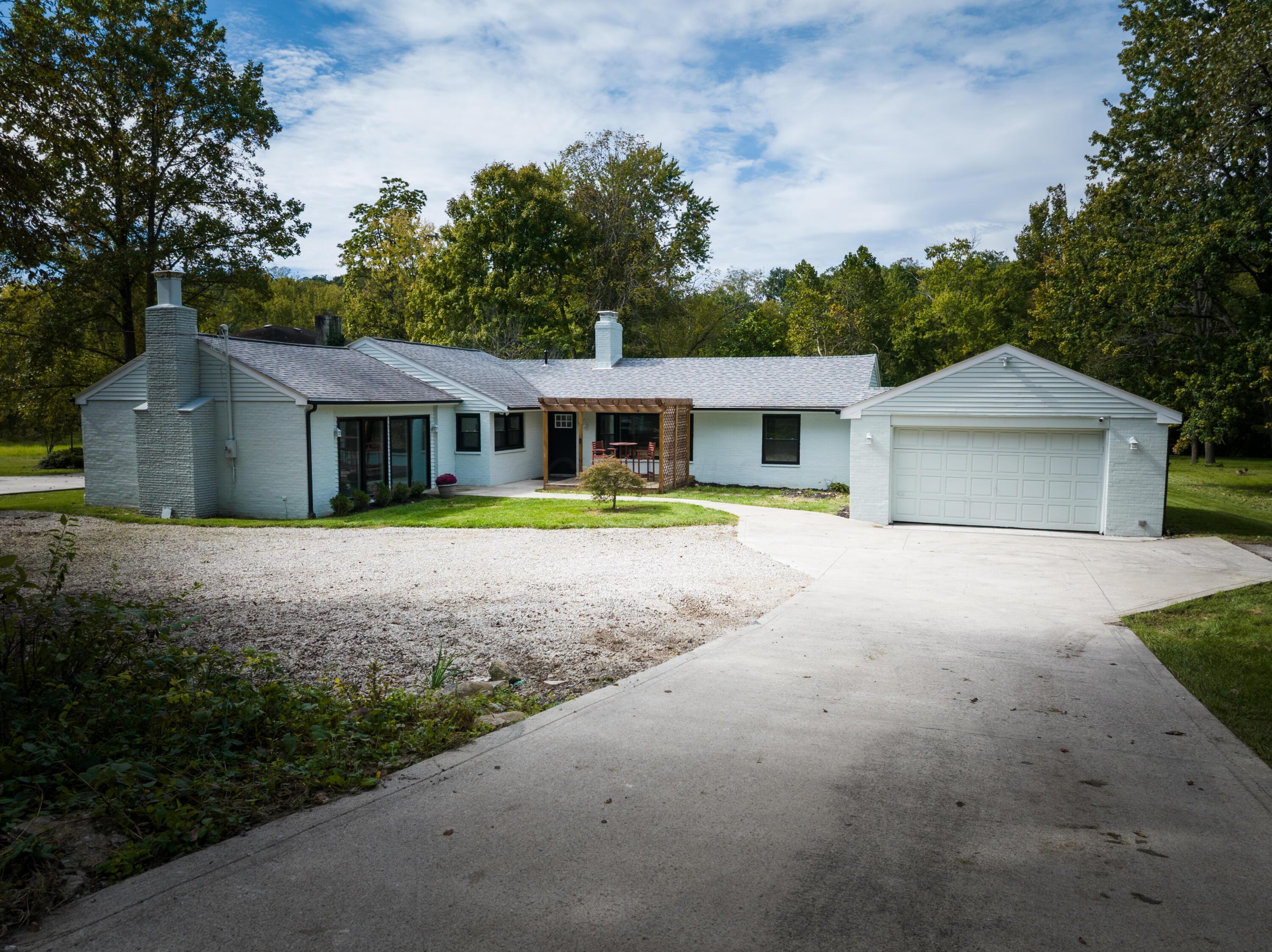10618 Riverside Drive — photo