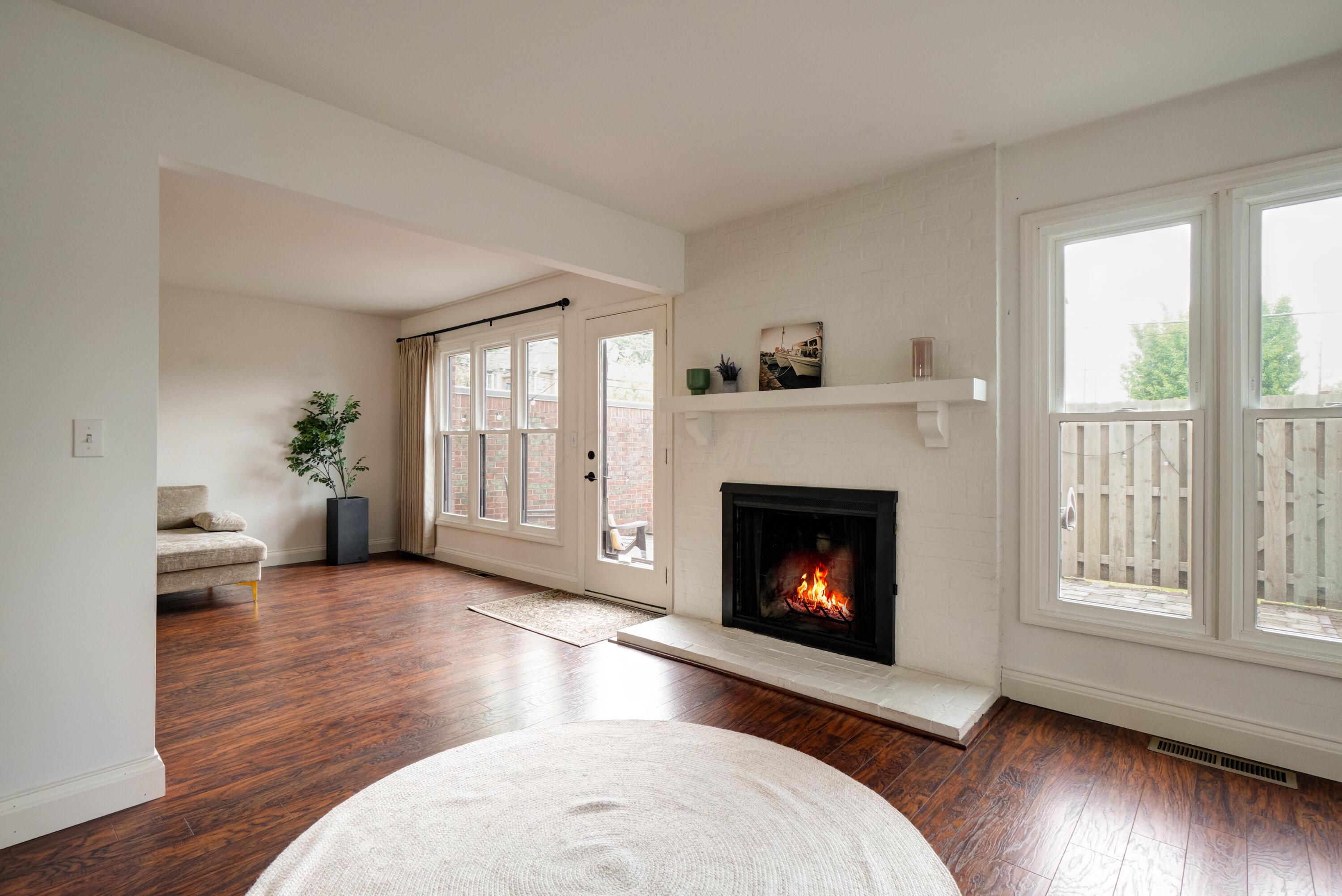 4580 Carriage Hill Lane, 4580 — photo