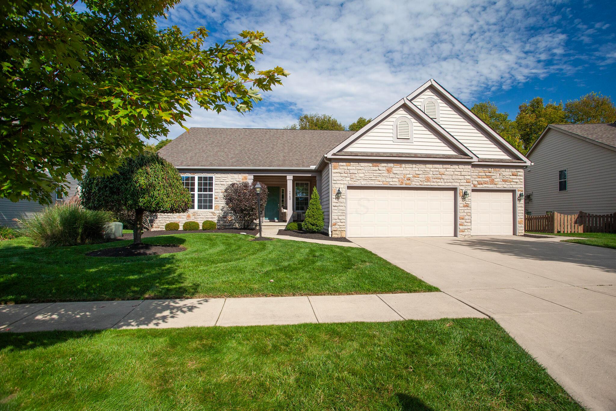 7742 Maple Run Lane — photo