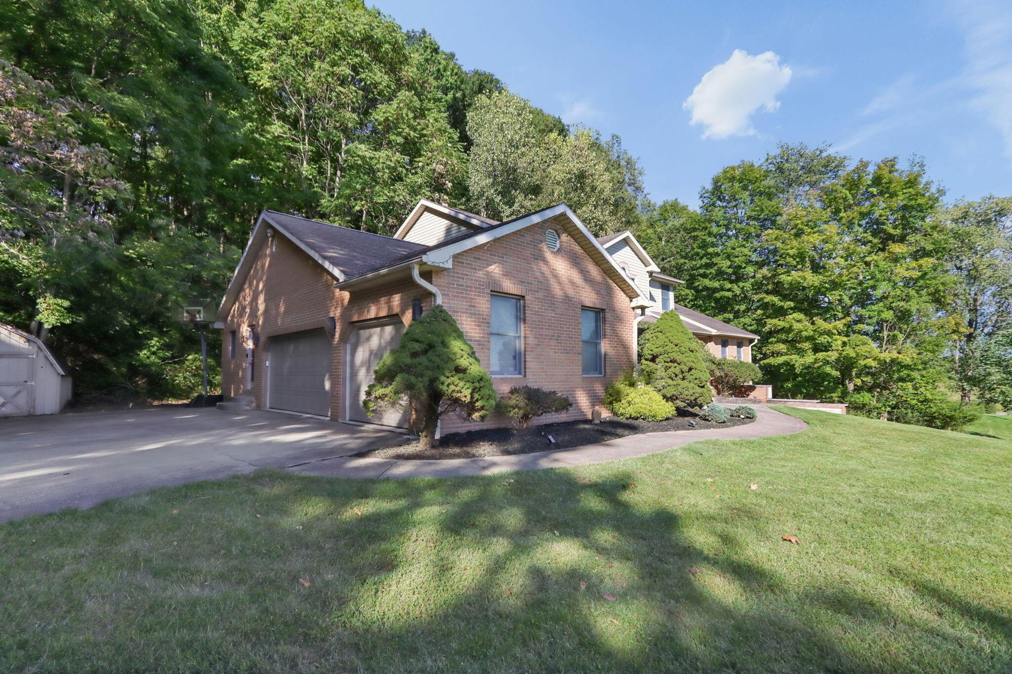 800 Briarhill Drive — photo