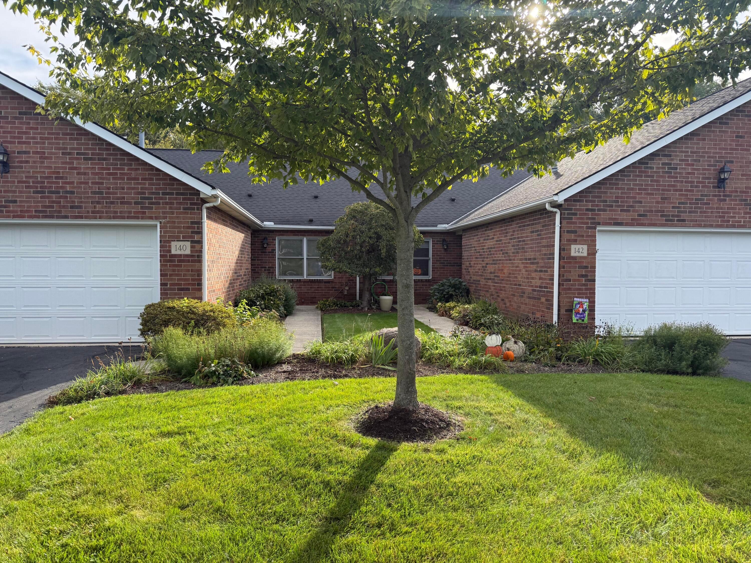 140 Hanover Court — photo