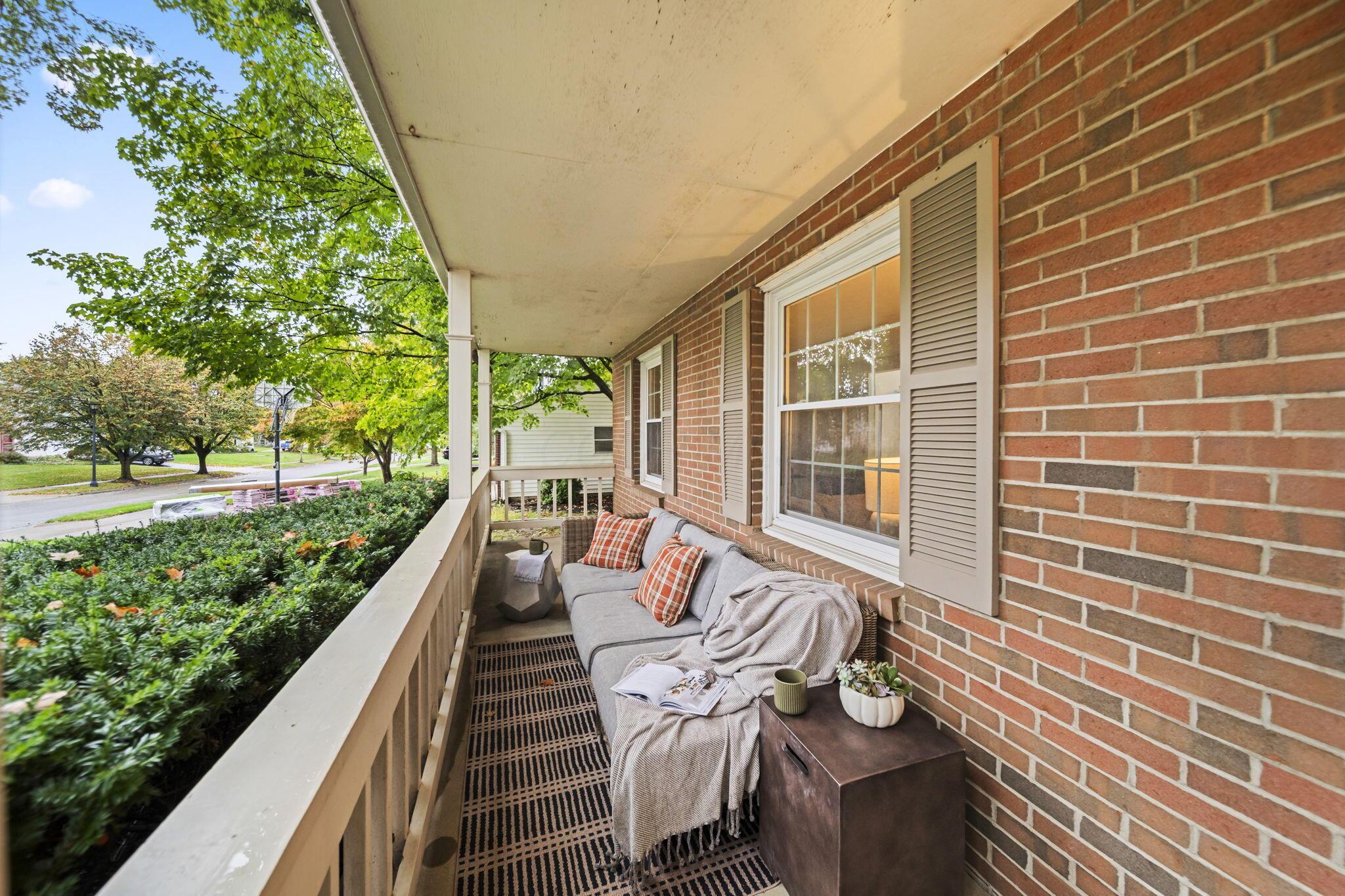 84 Belpre Place W — photo