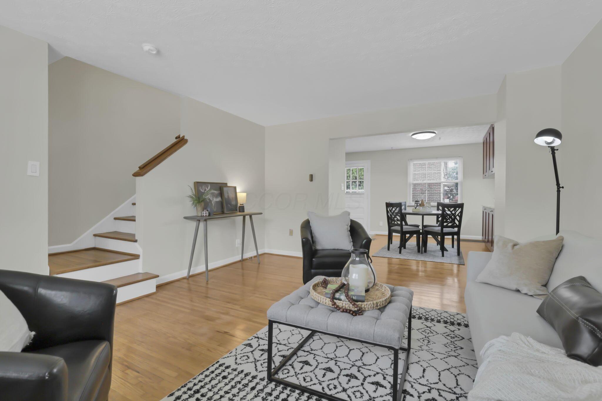 1810 Kings Court, B — photo