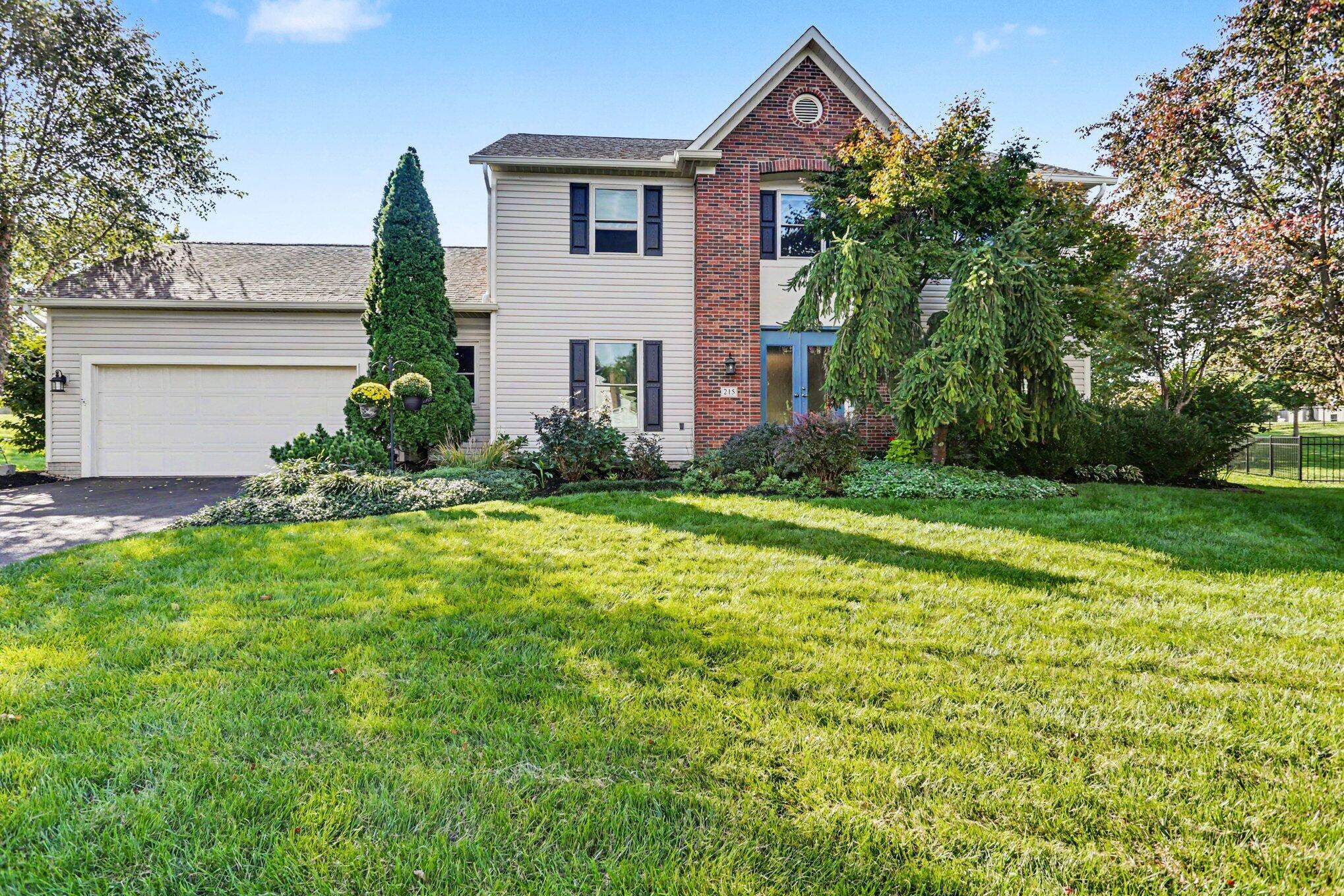 215 Ashley Court — photo