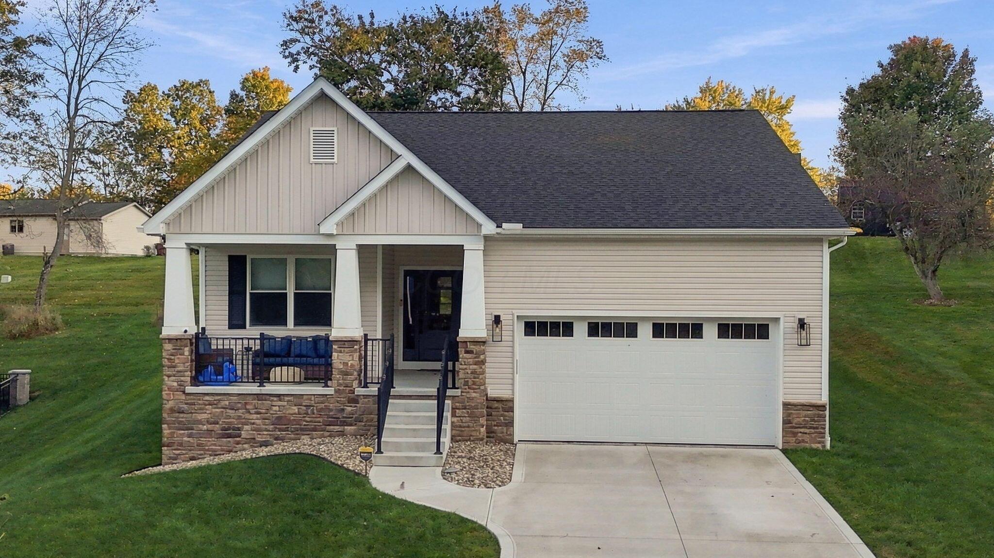 301 Lakeview Heights Drive — photo