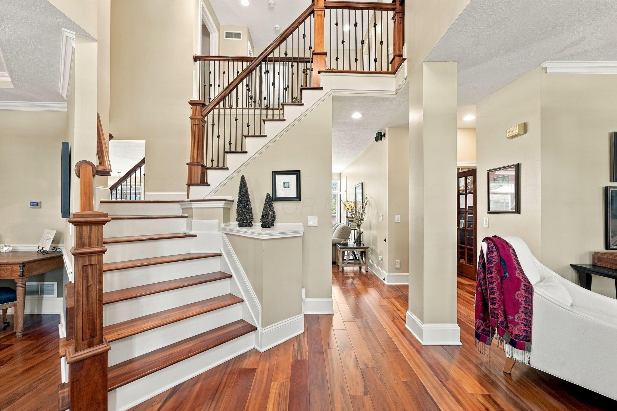 372 Ashmoore Circle E, Powell, OH 43065 — photo 2