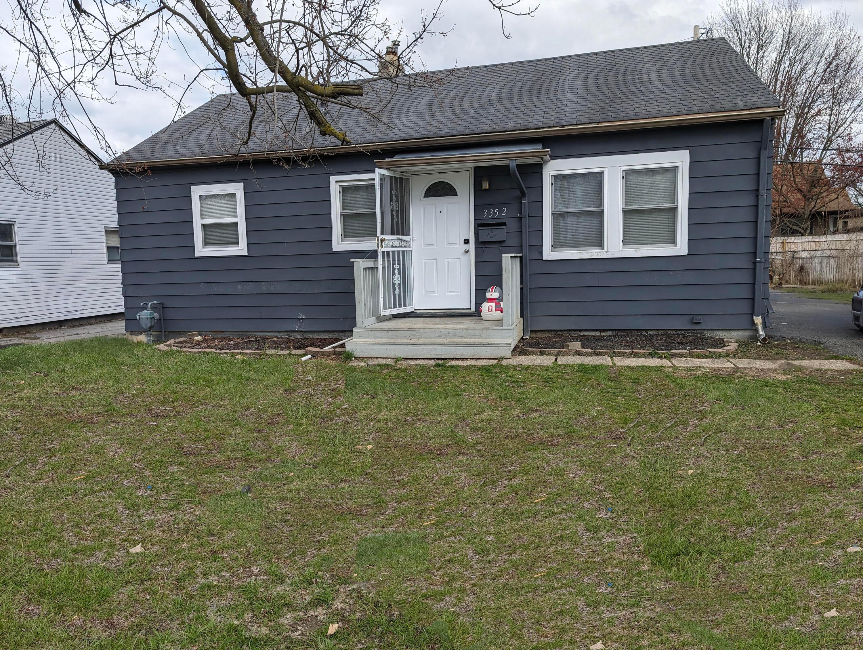 3352 Karl Road — photo