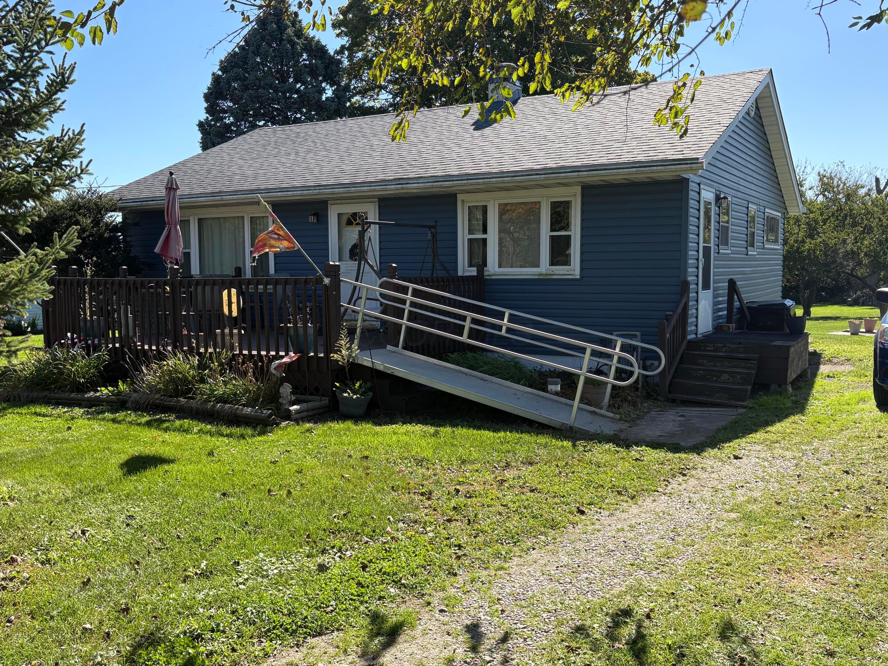 2141 US-42 — photo