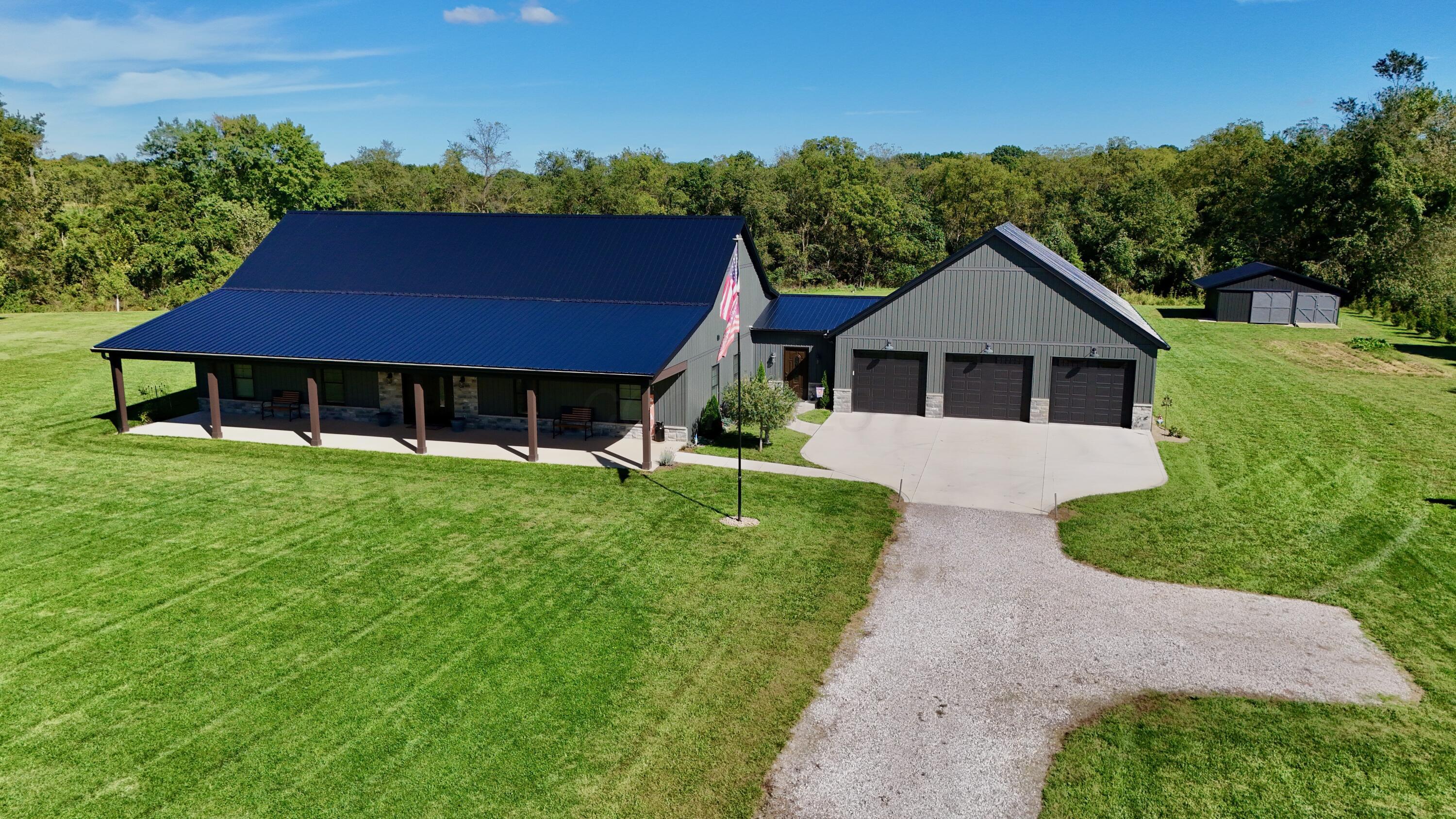 2428 Old Millersport Road NE — photo