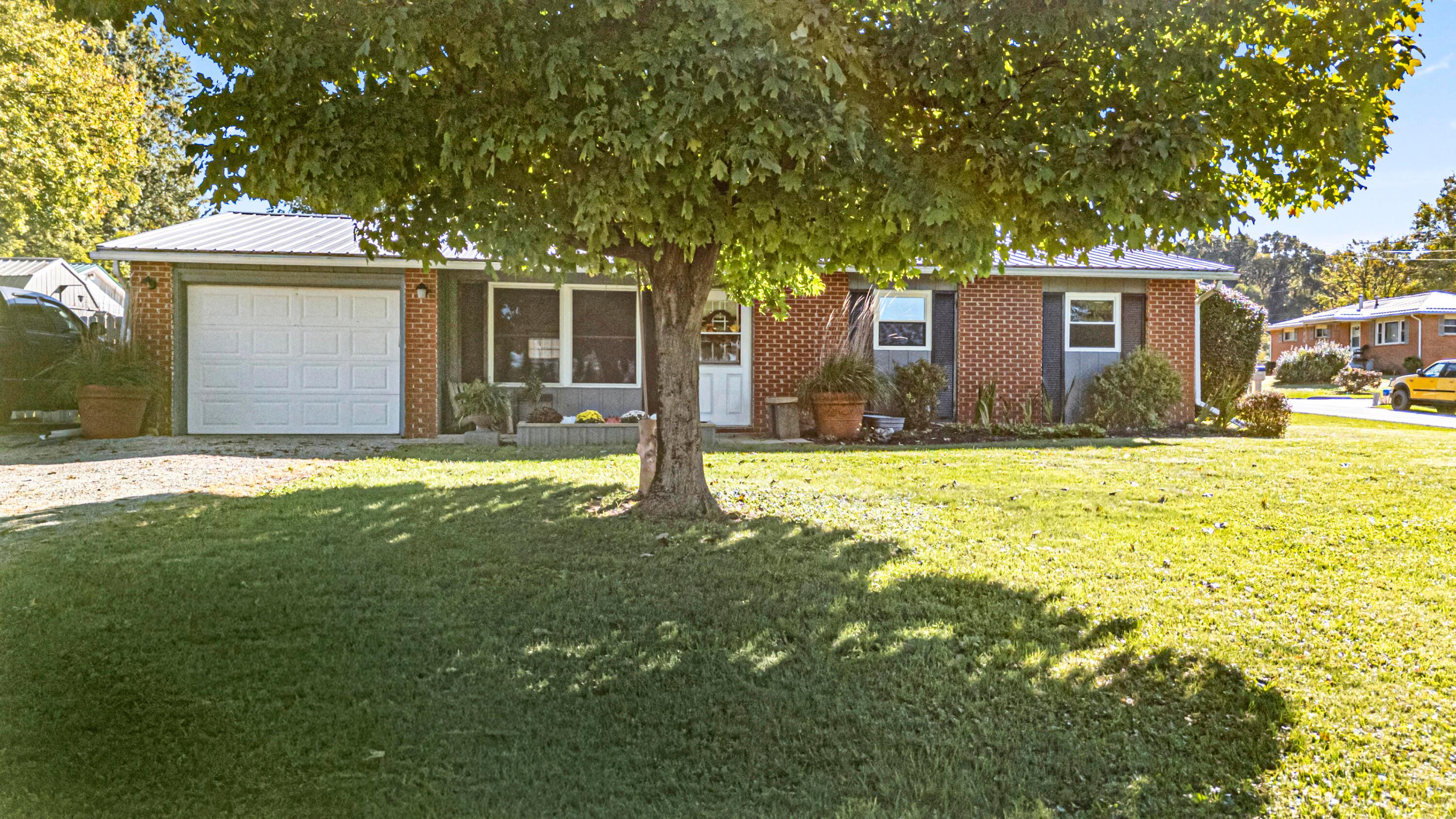 100 Clearview Drive NE — photo