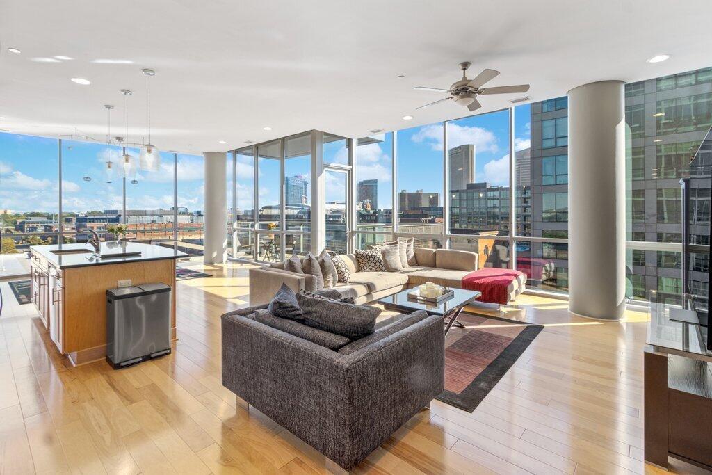 300 W Spring Street, 801 — photo