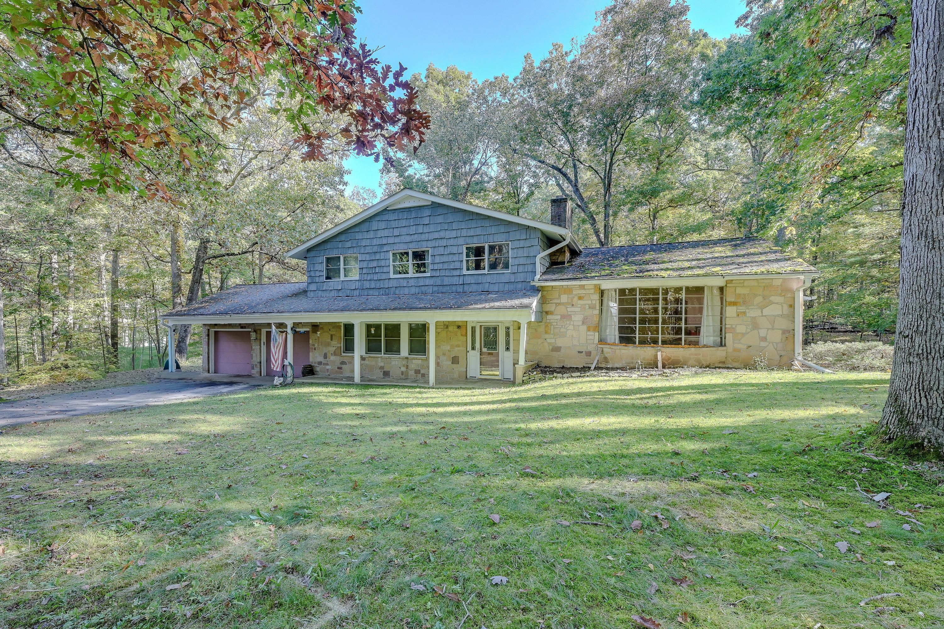 9408 Robinhood Circle — photo