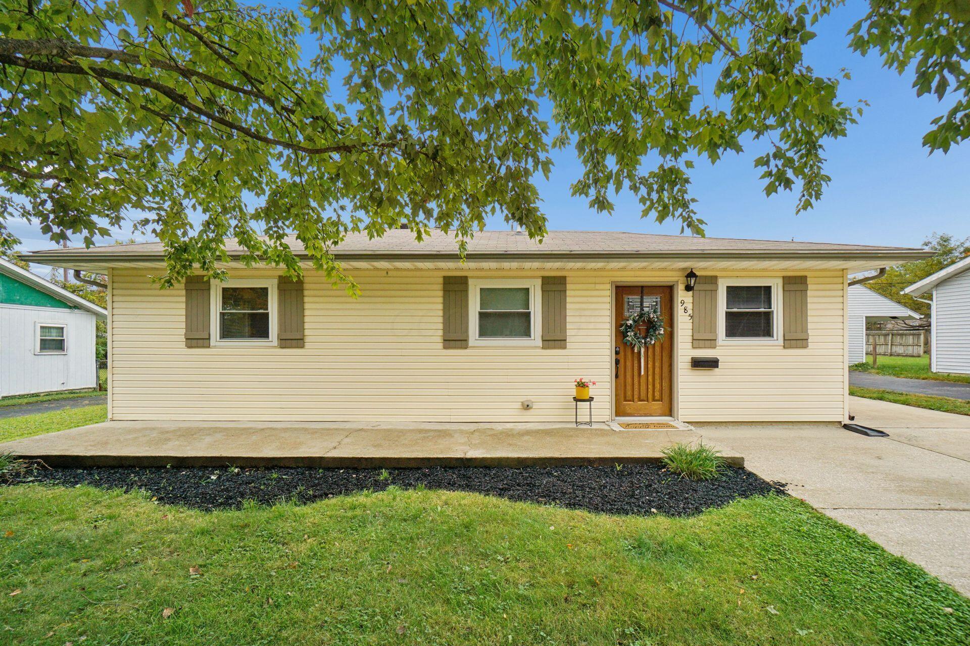 985 Pleasant Drive — photo