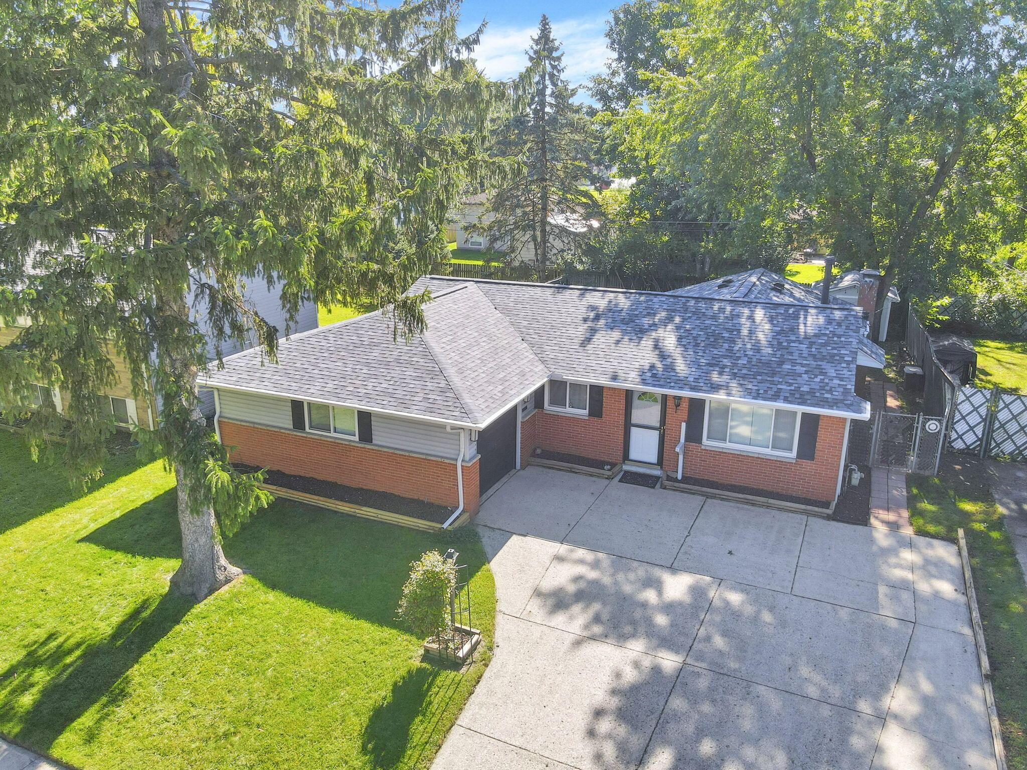 4945 Labelle Drive — photo