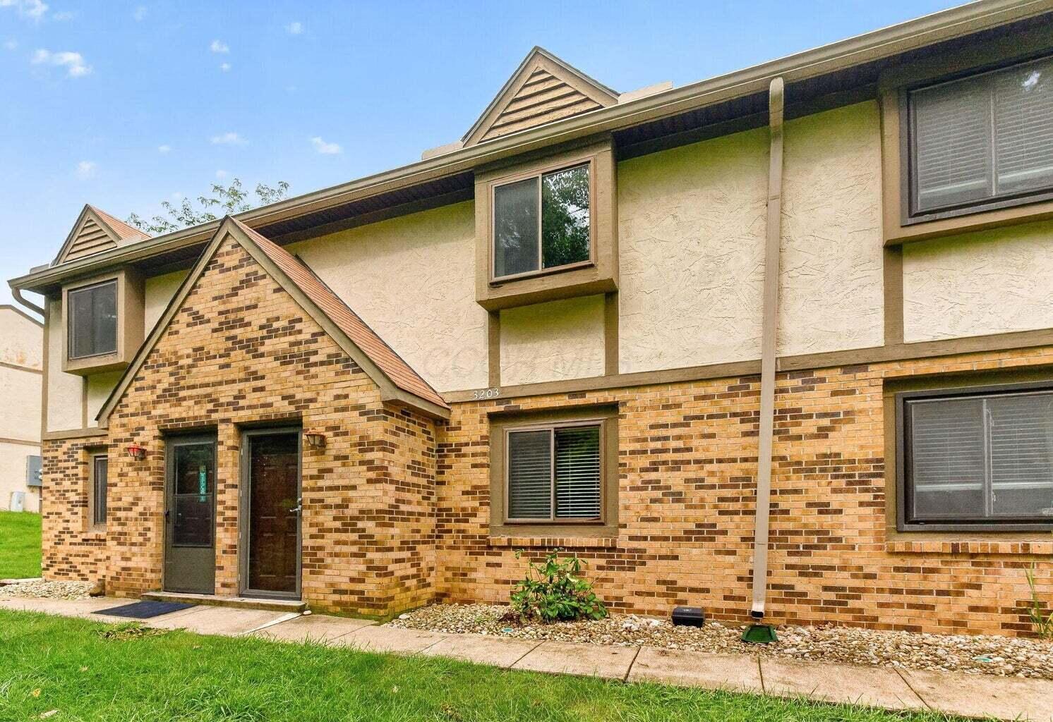 3203 Summerdale Lane, 60 — photo