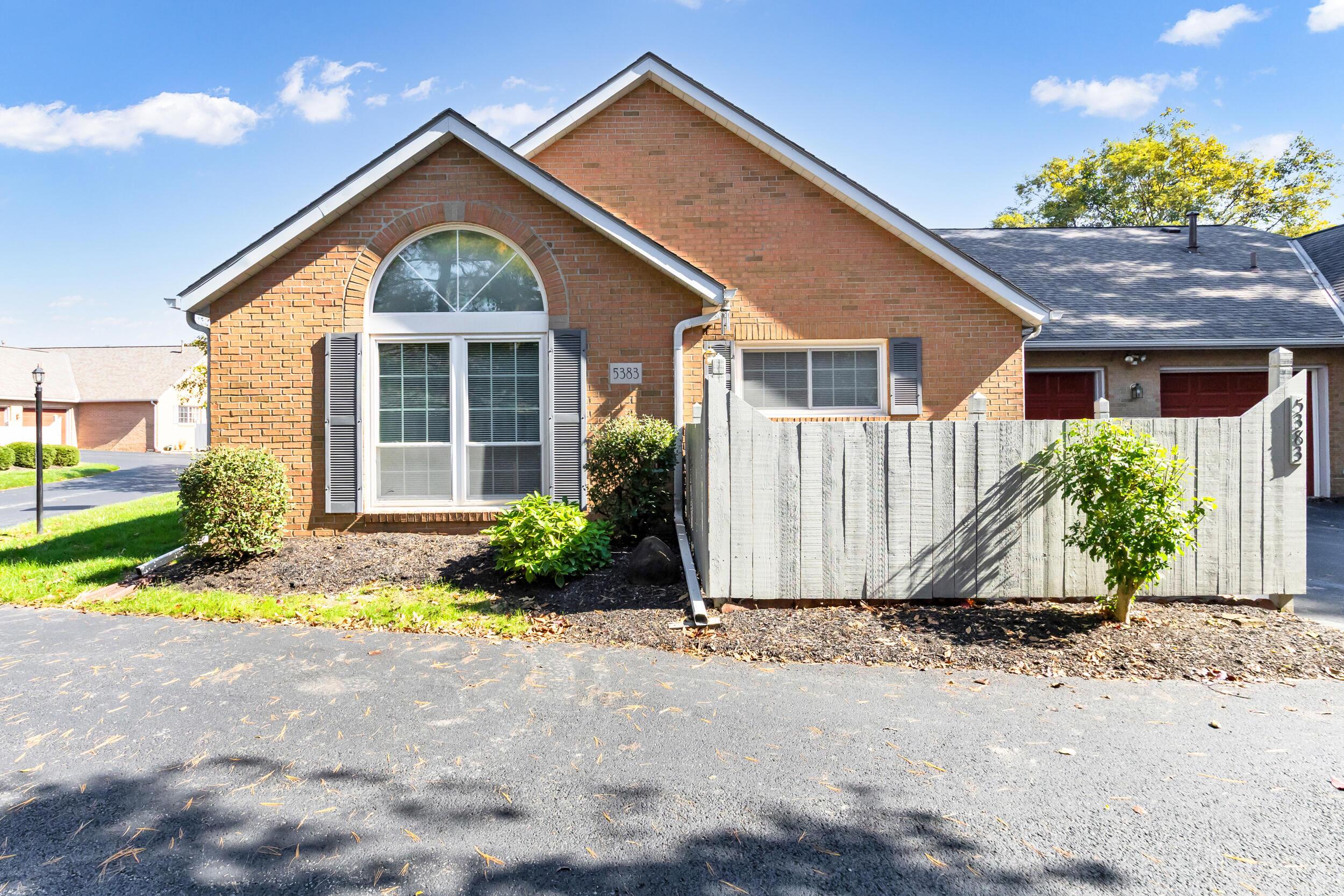 5383 Pond View Drive — photo