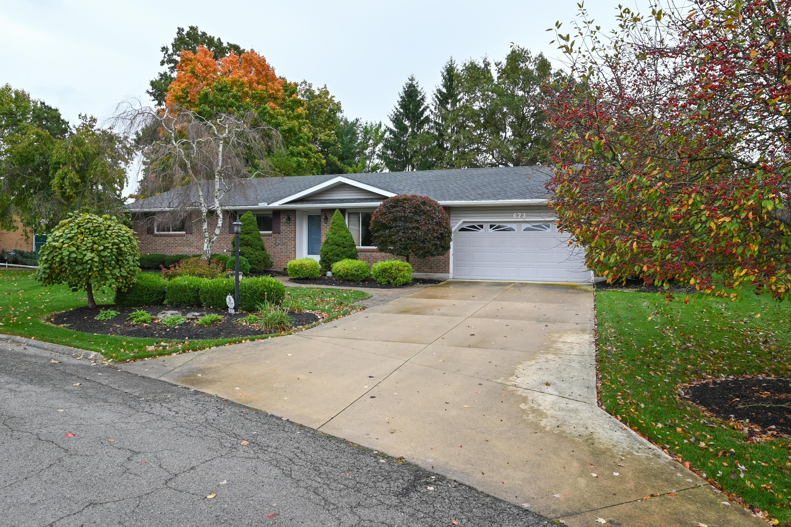 673 Edgefield Drive — photo