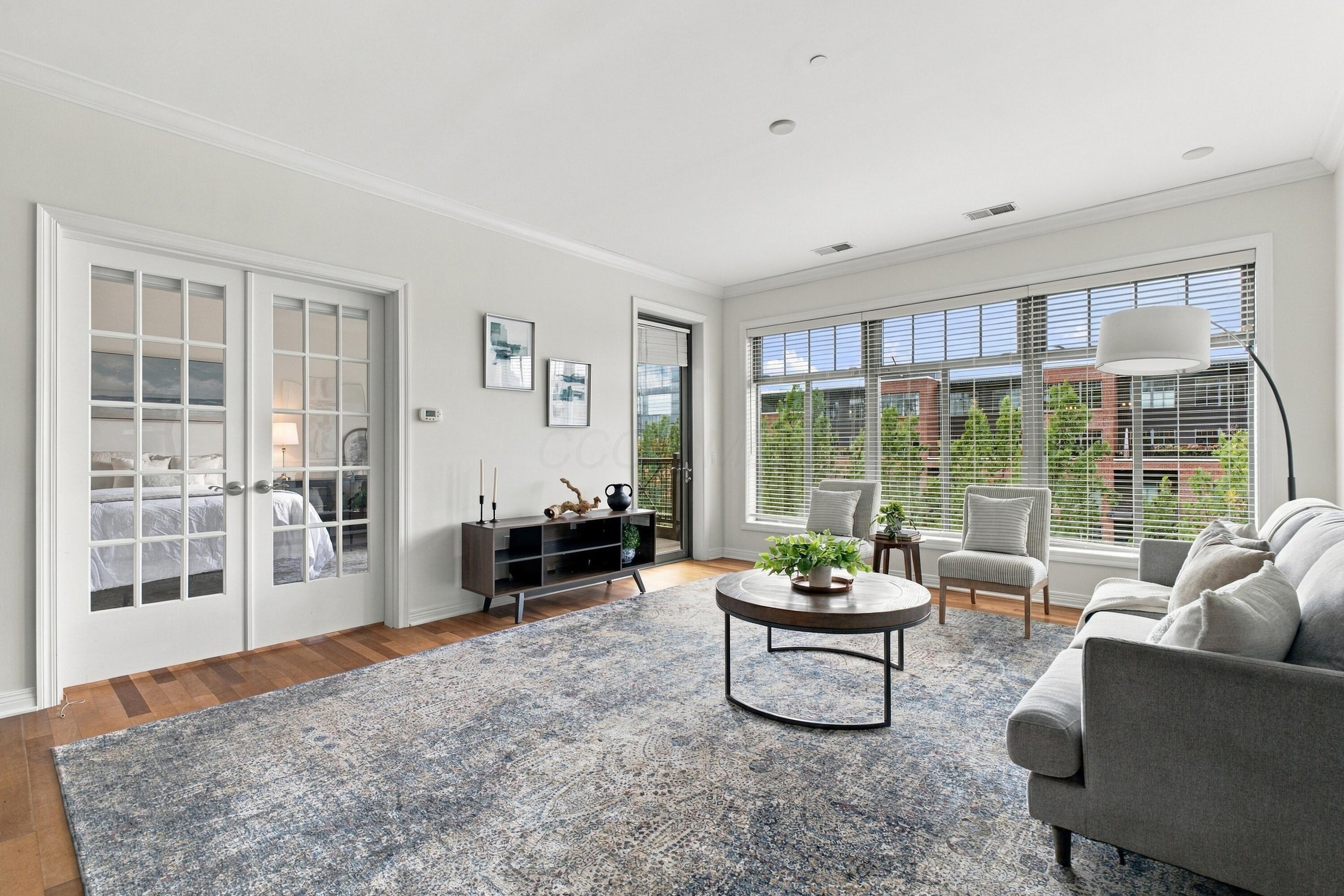 250 Daniel Burnham Square, 708 — photo