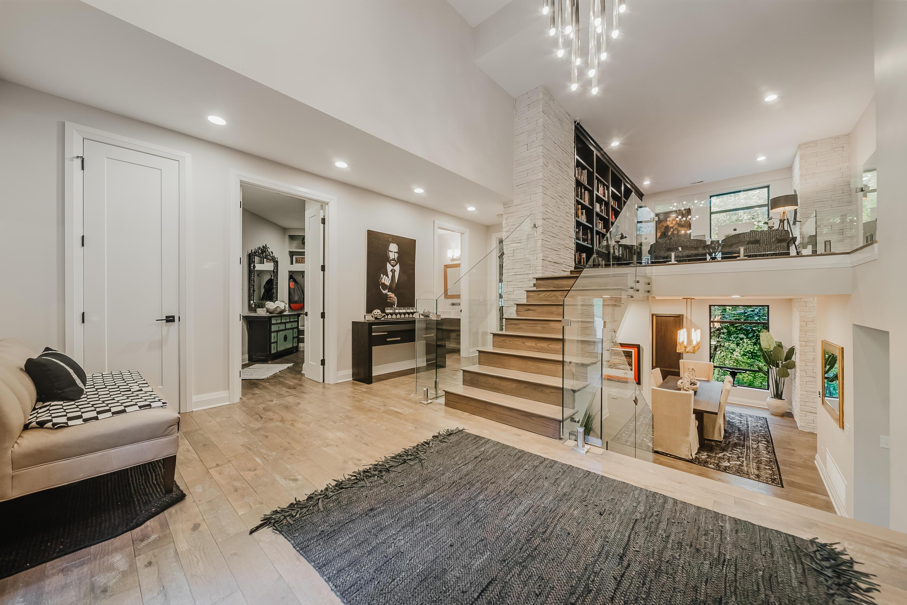 101 Lake Bluff Drive — photo