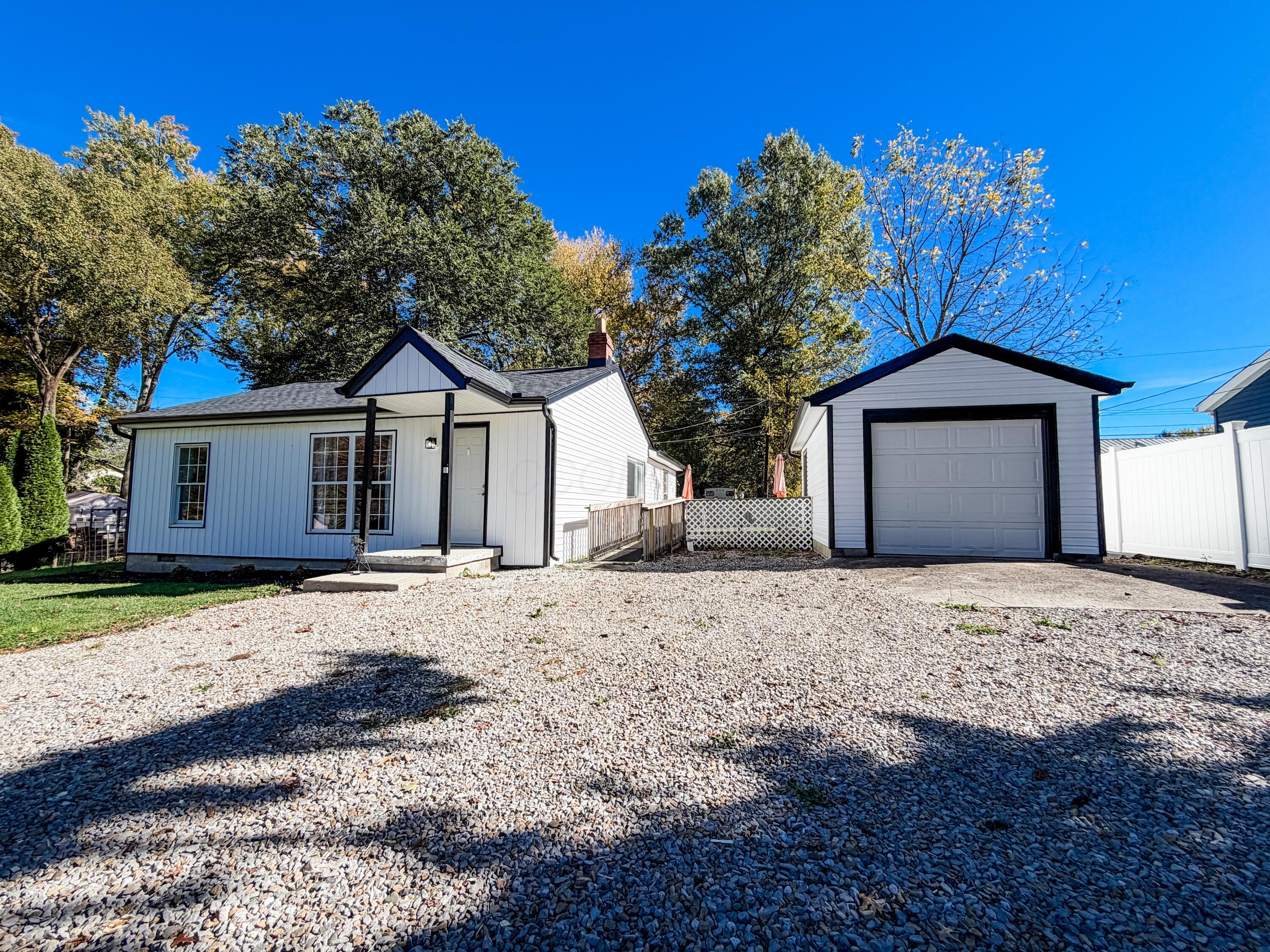 13428 Hawthorne Road NE — photo