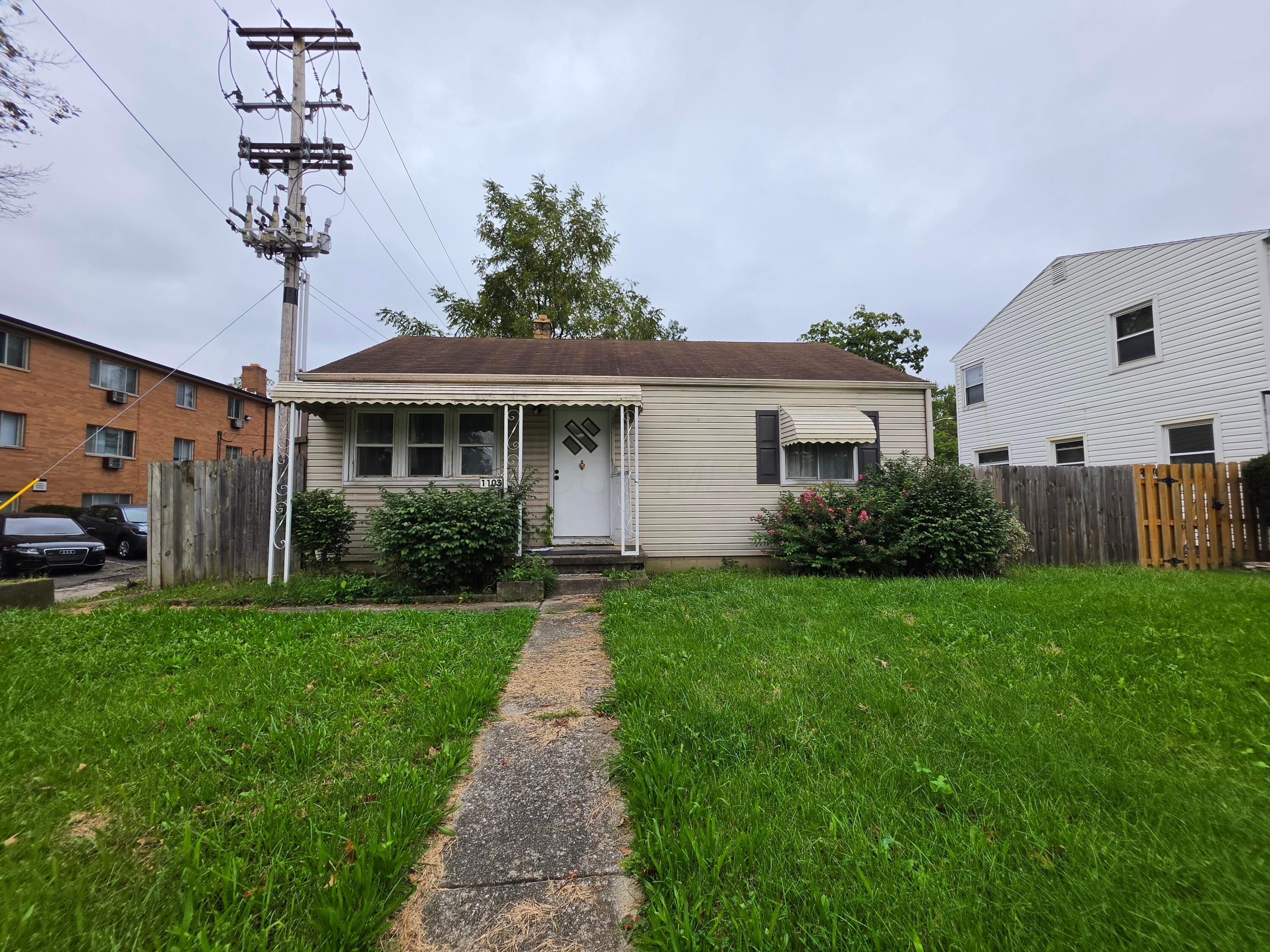 1103 S James Road — photo