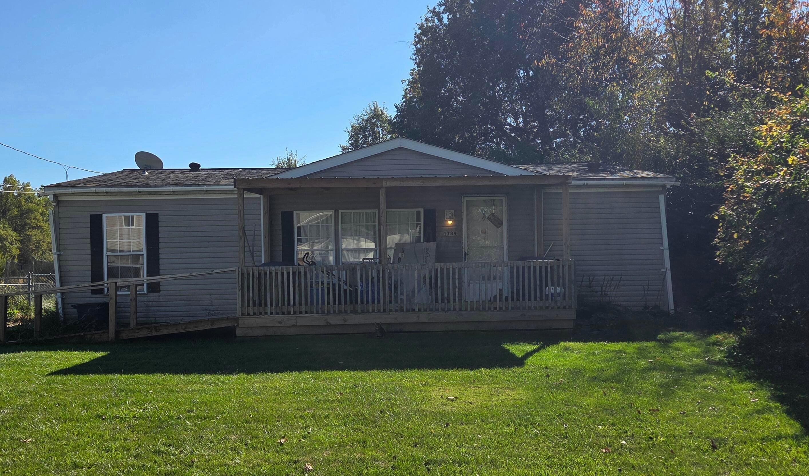 1739 Harris Drive — photo