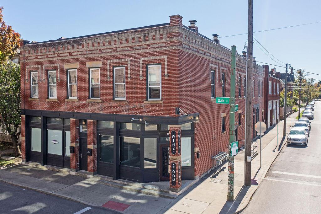 901-903 Oak Street, 901 — photo
