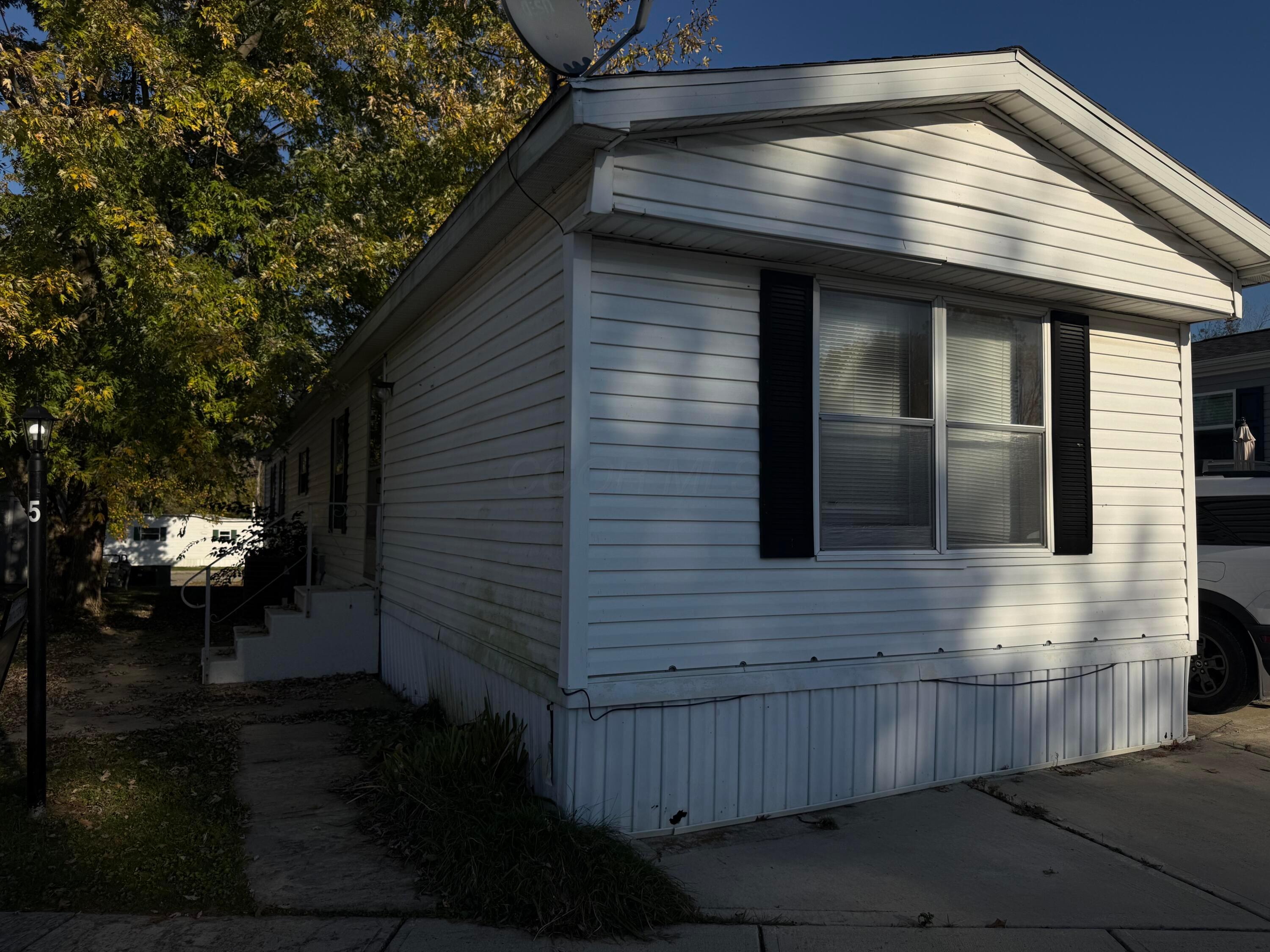 5 Spring Lake Court — photo