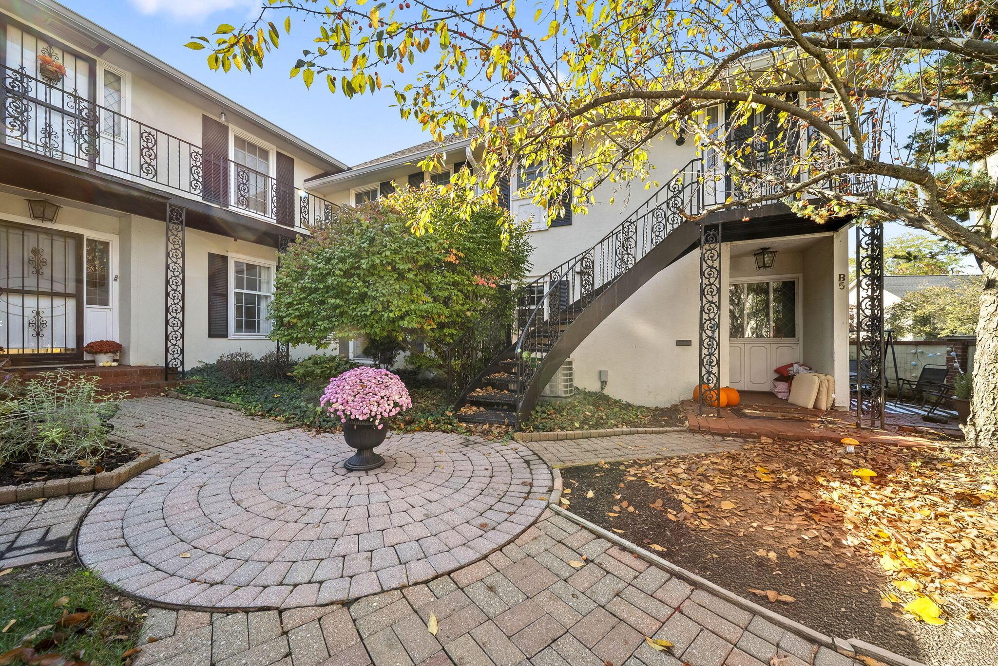 1631 Roxbury Road, B6 — photo