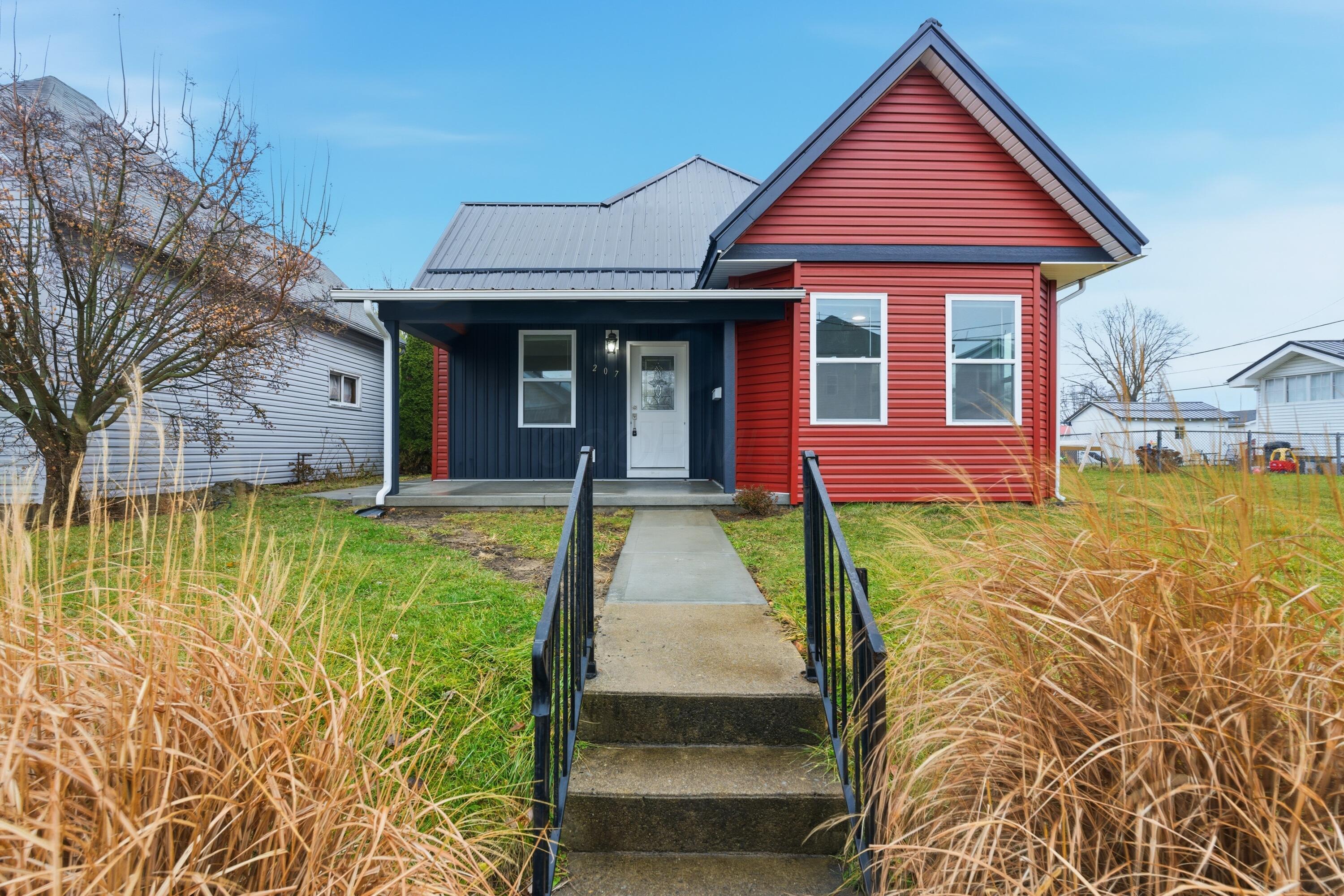 207 W Elm Street — photo