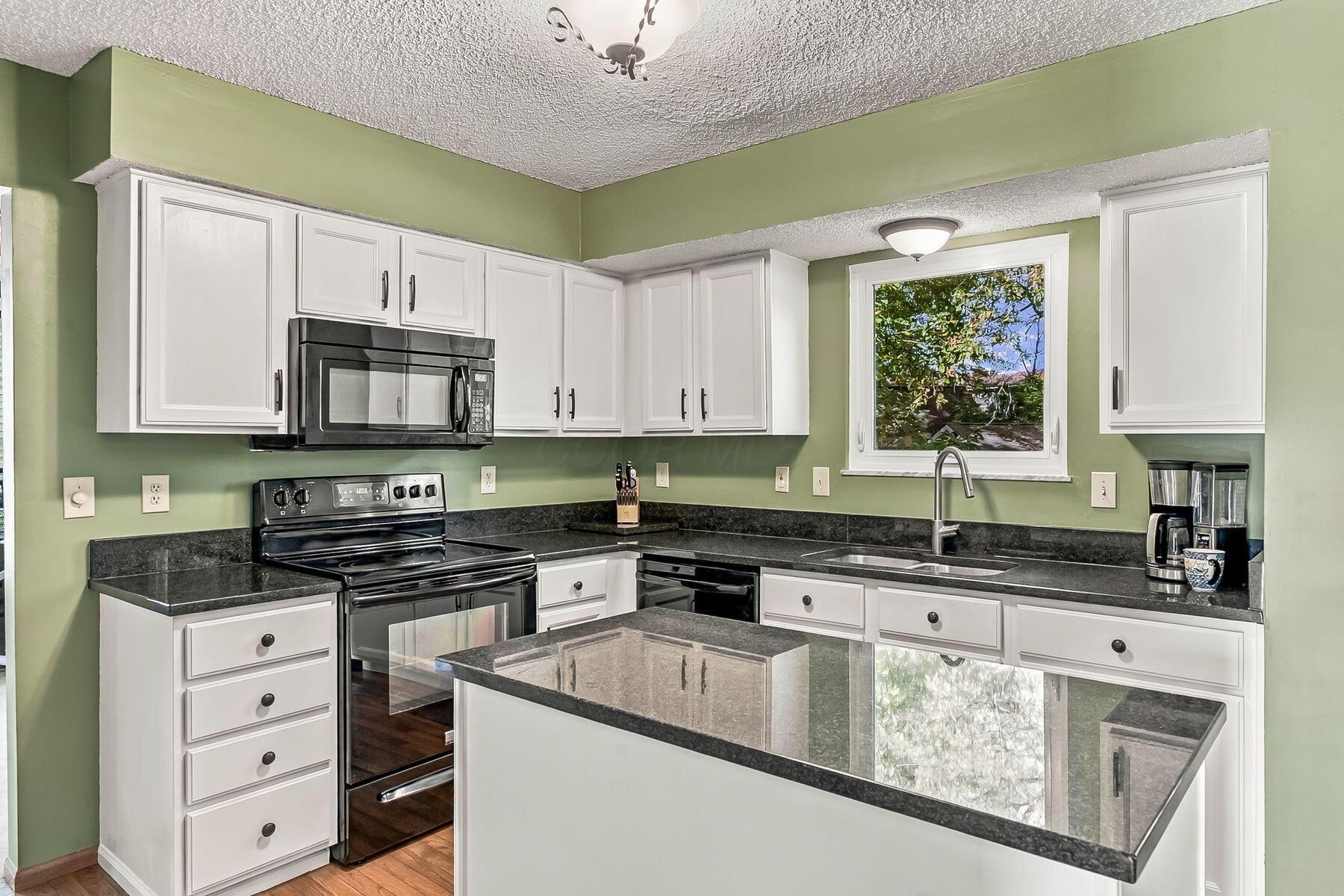 7767 Schoolway Court — photo