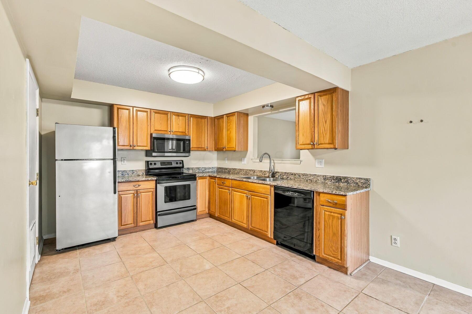 2793 Amana Court — photo