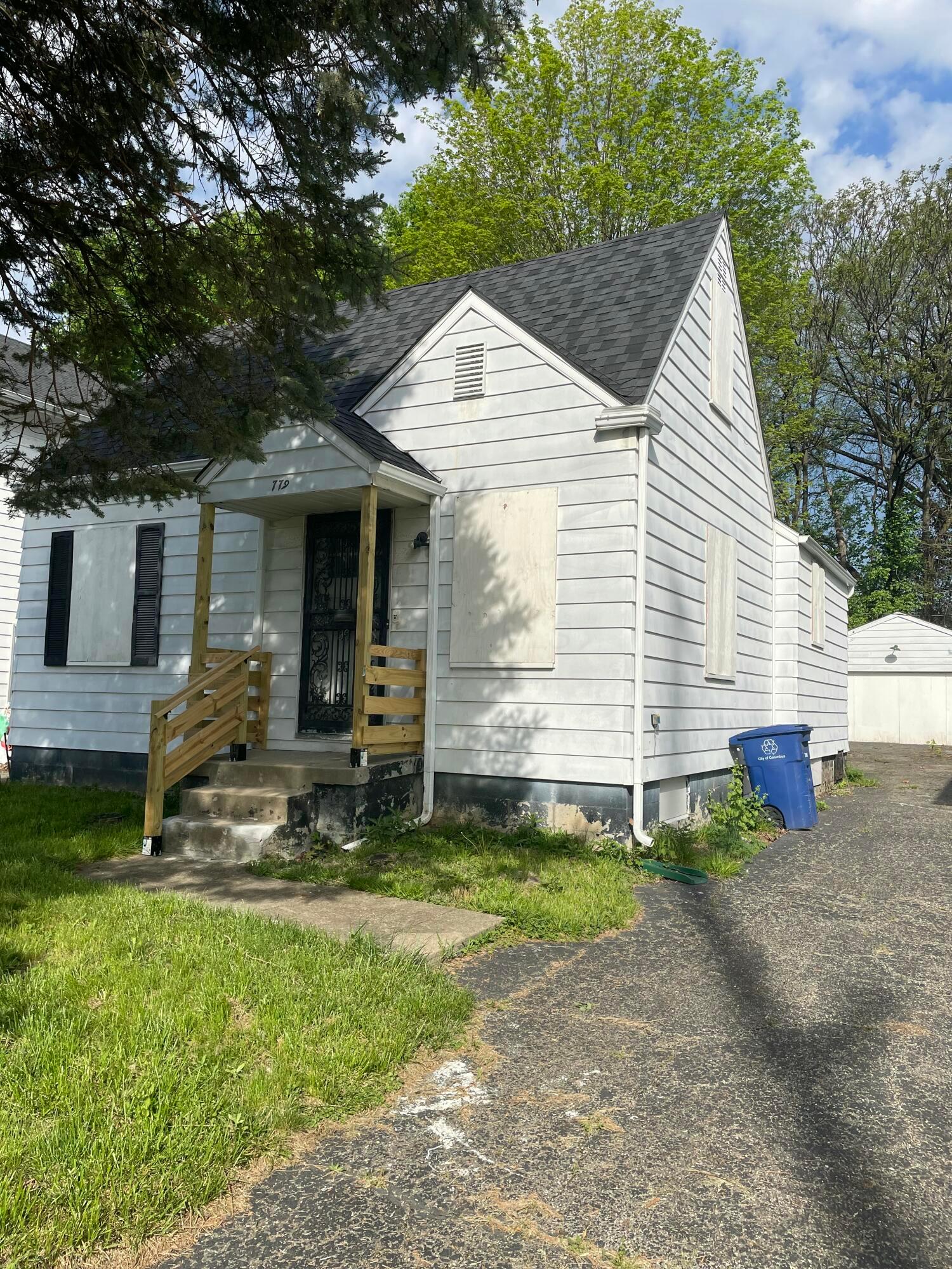 779 Sunbury Road — photo