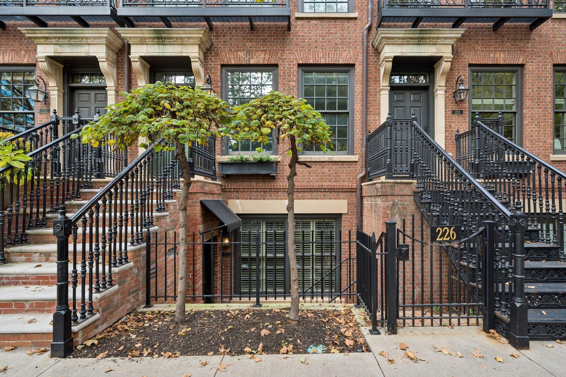 226 E Gay Street, G22 — photo