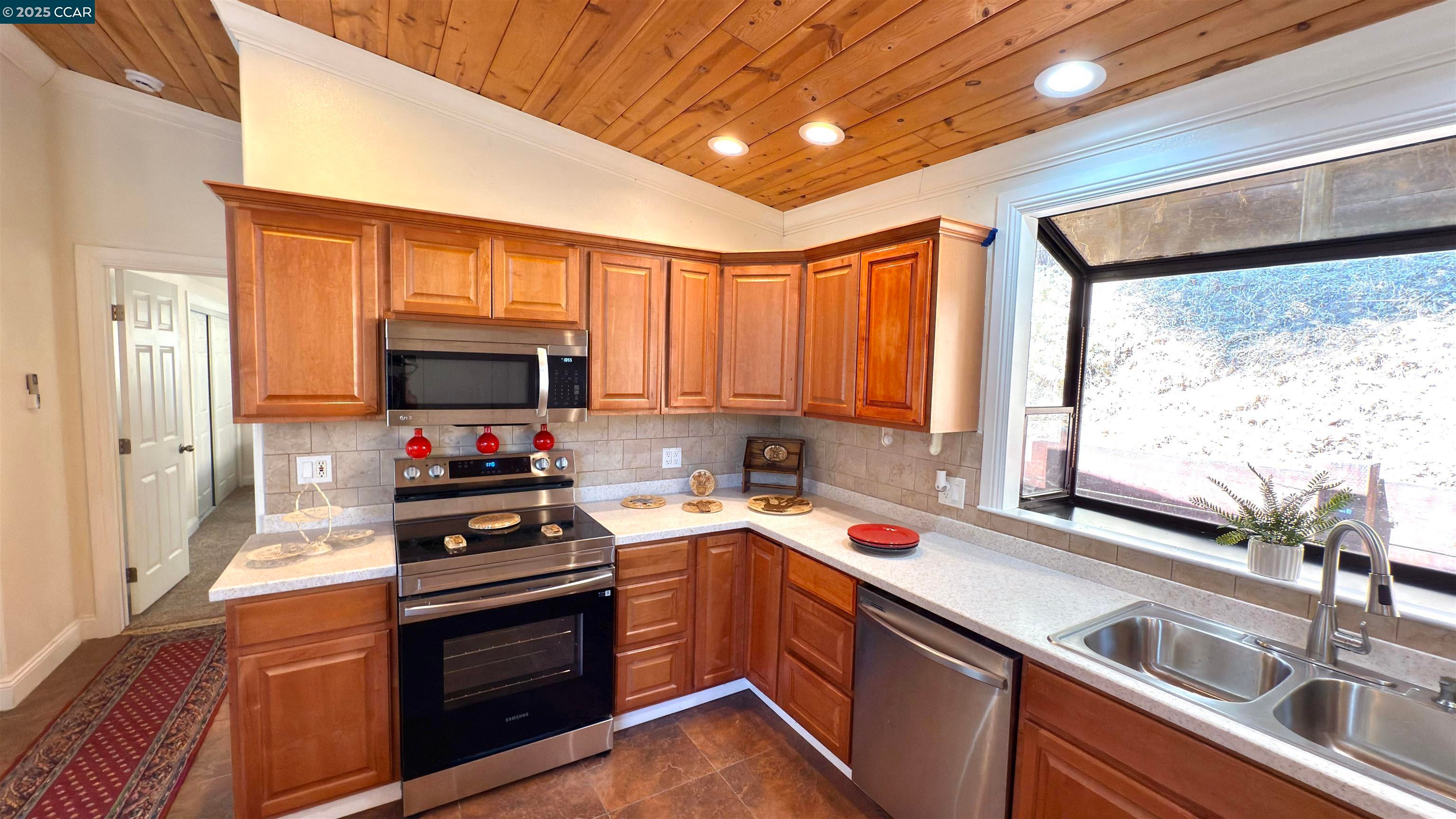 5935 Sunrise Ct — photo