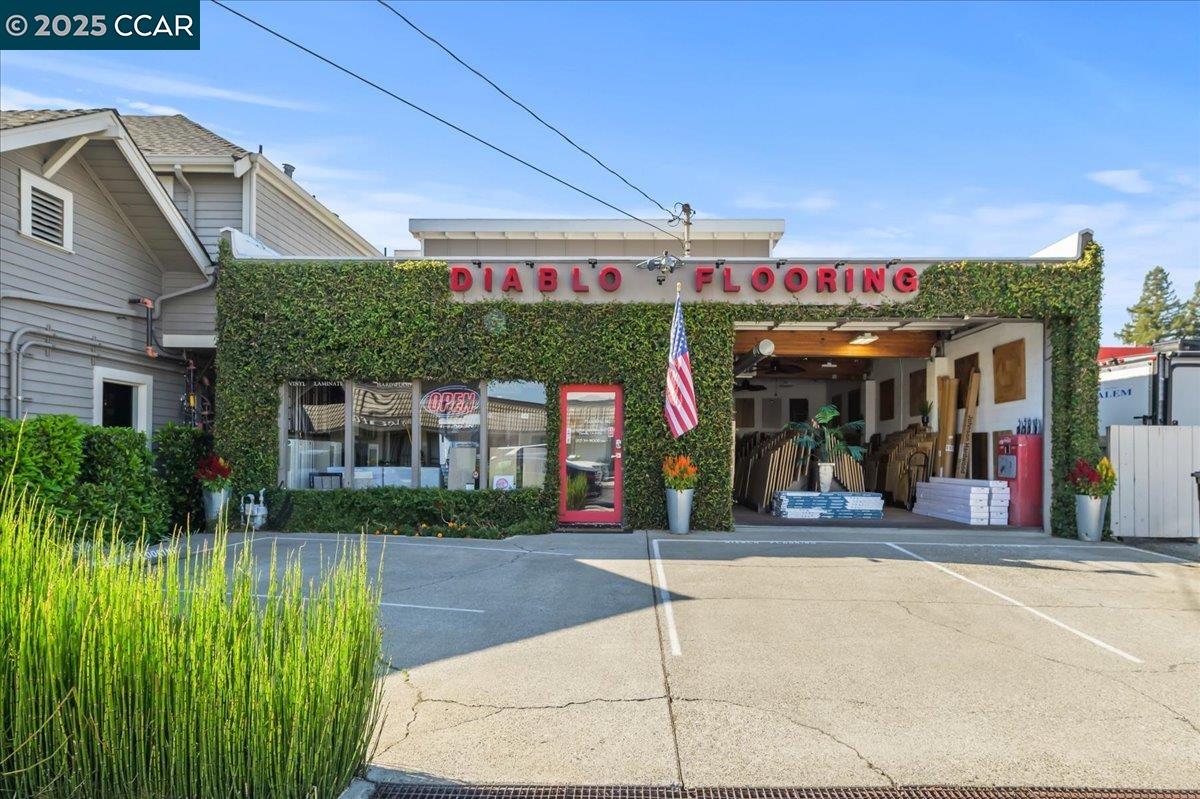 112 W Linda Mesa Ave — photo