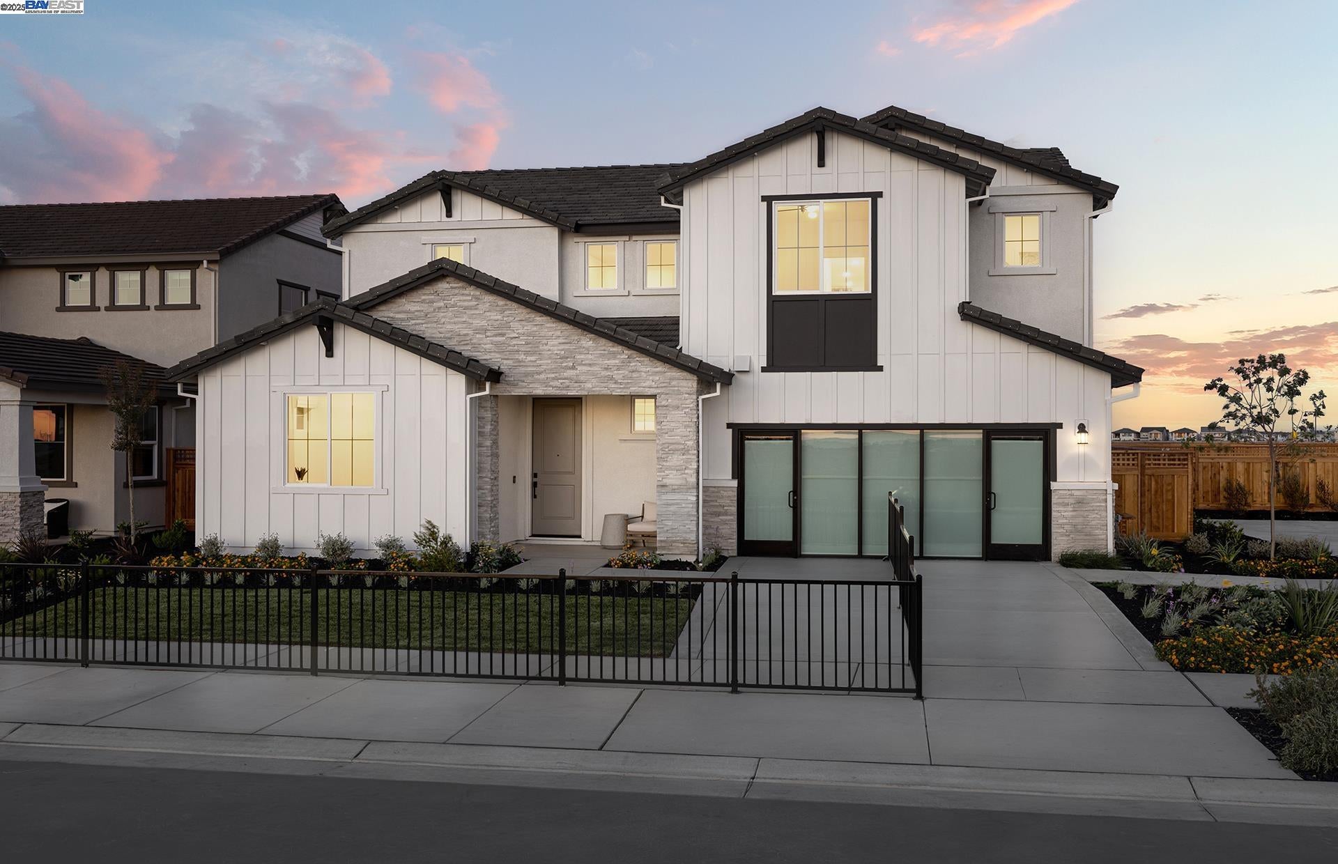 17184 Coral Tree Lane — photo