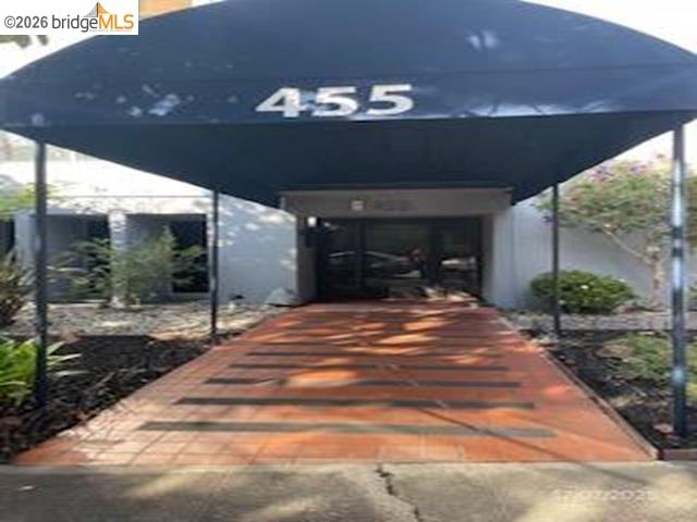 455 Crescent St 312 — photo