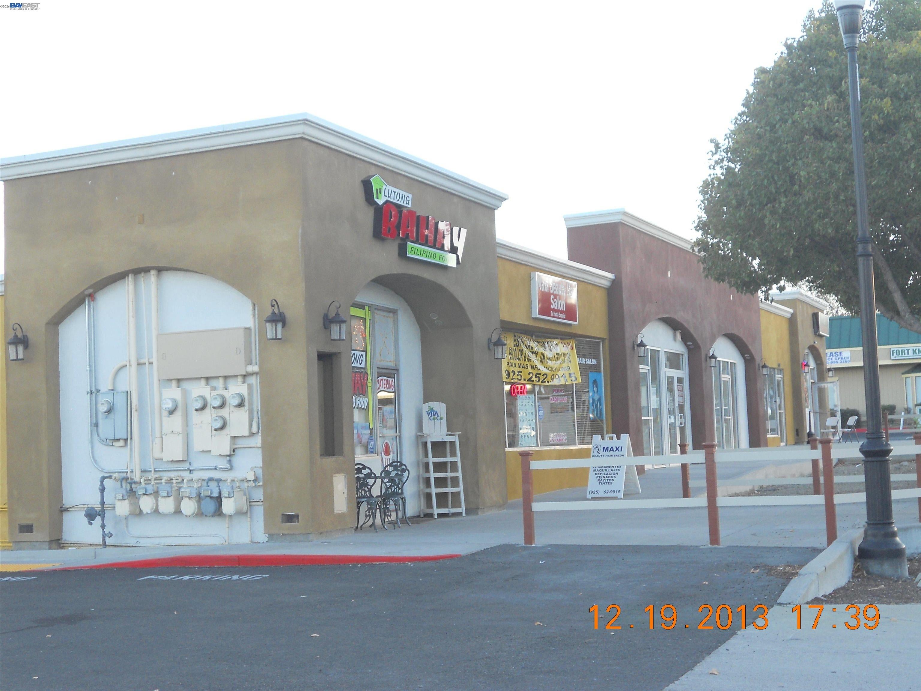 3811 Railroad Ave — photo