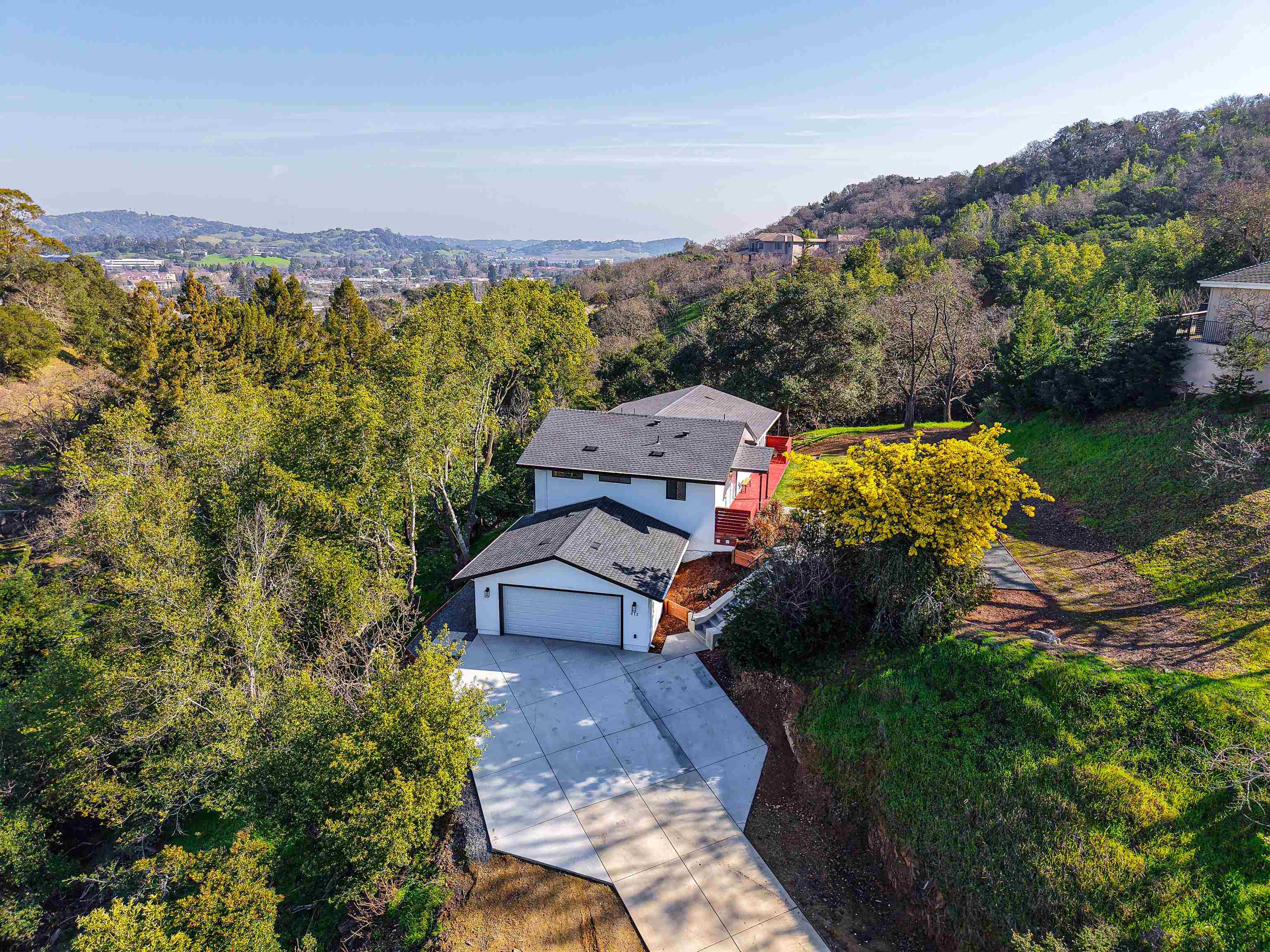 612 Canyon Rd — photo